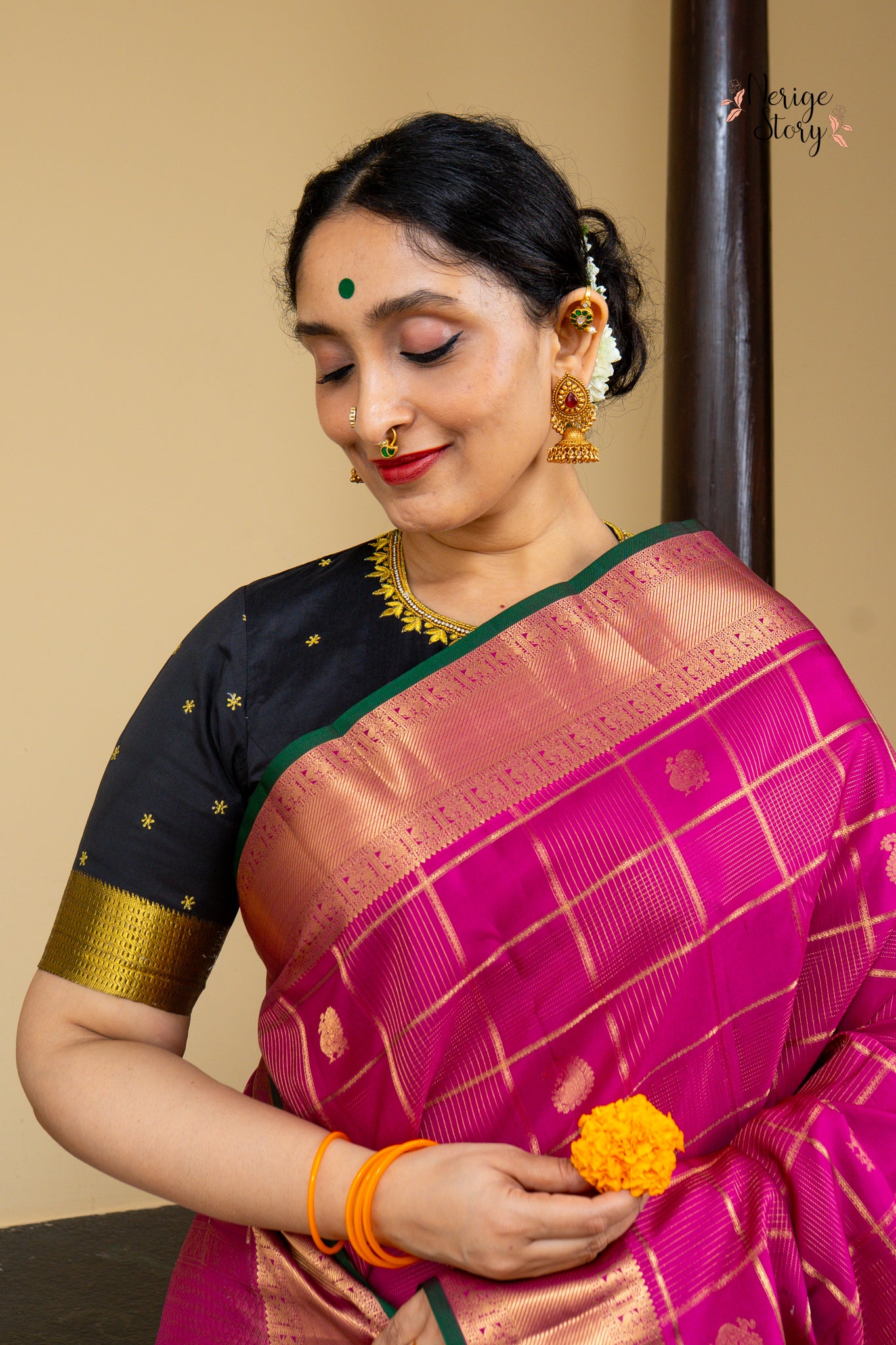 KANTHA (కంఠ)