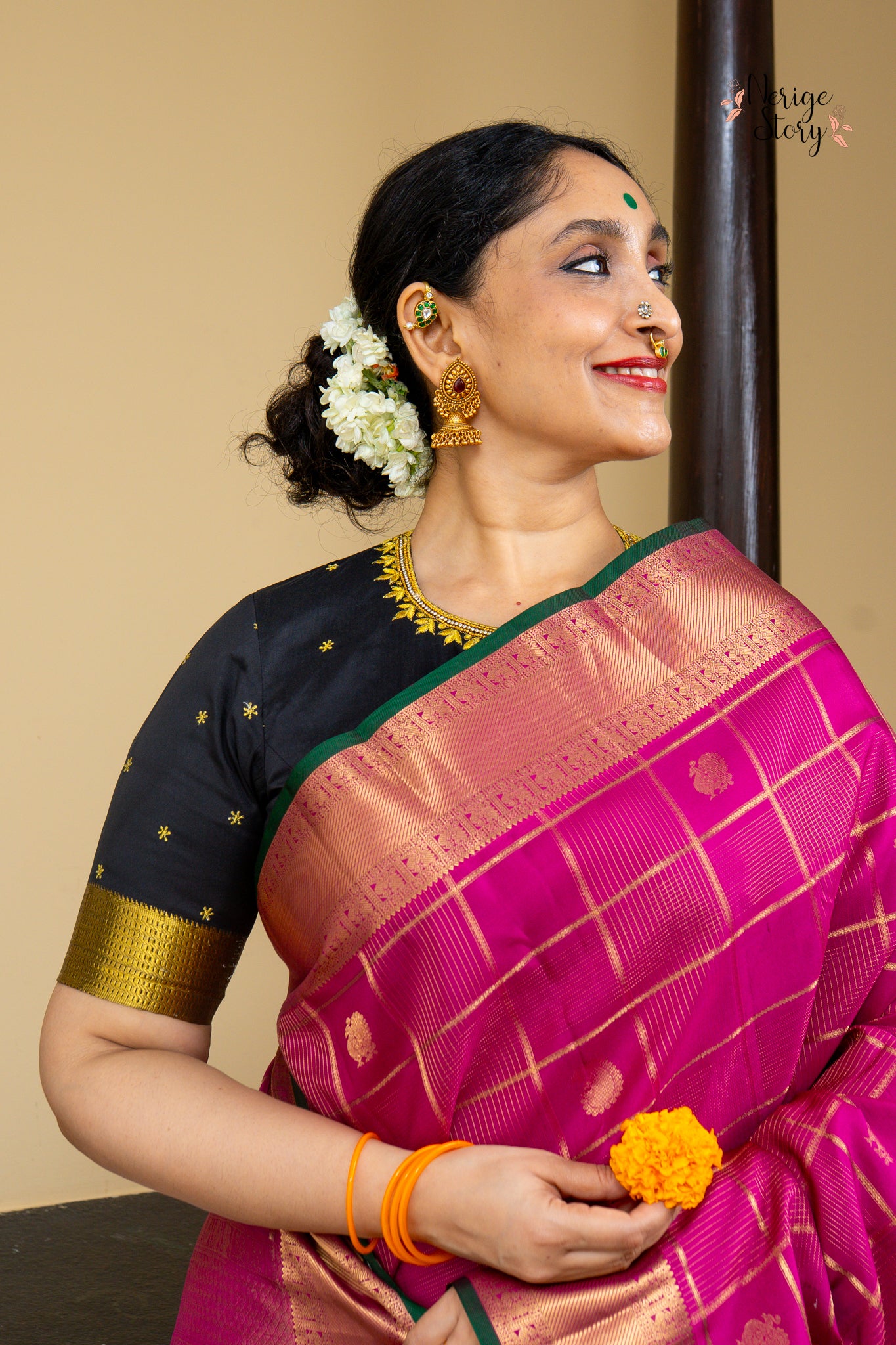 KANTHA (కంఠ)