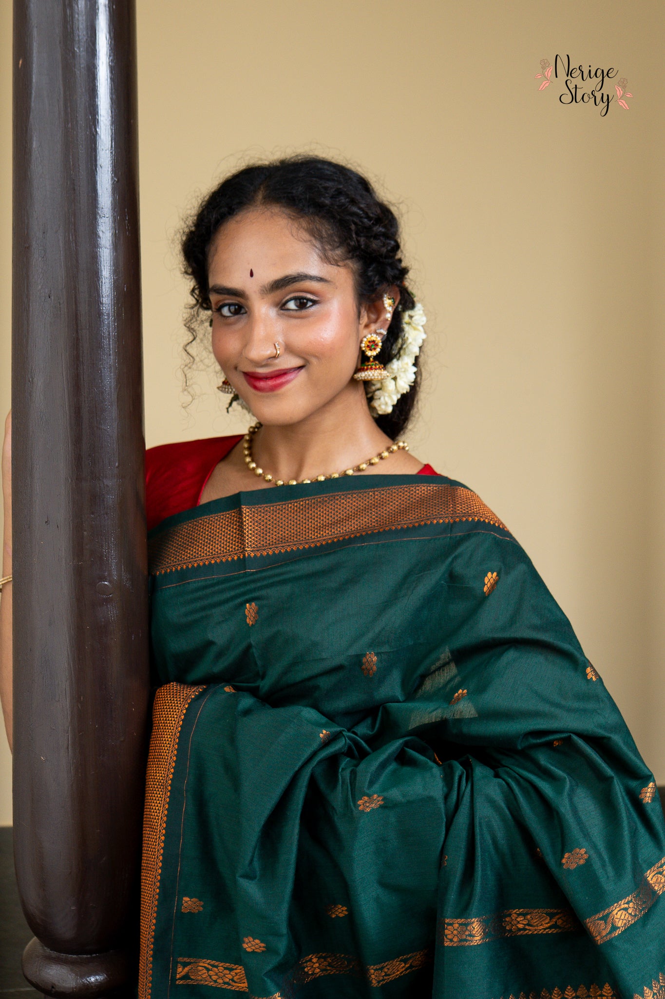 AKHILANDESHWARI (ಅಖಿಲಾಂಡೇಶ್ವರಿ)
