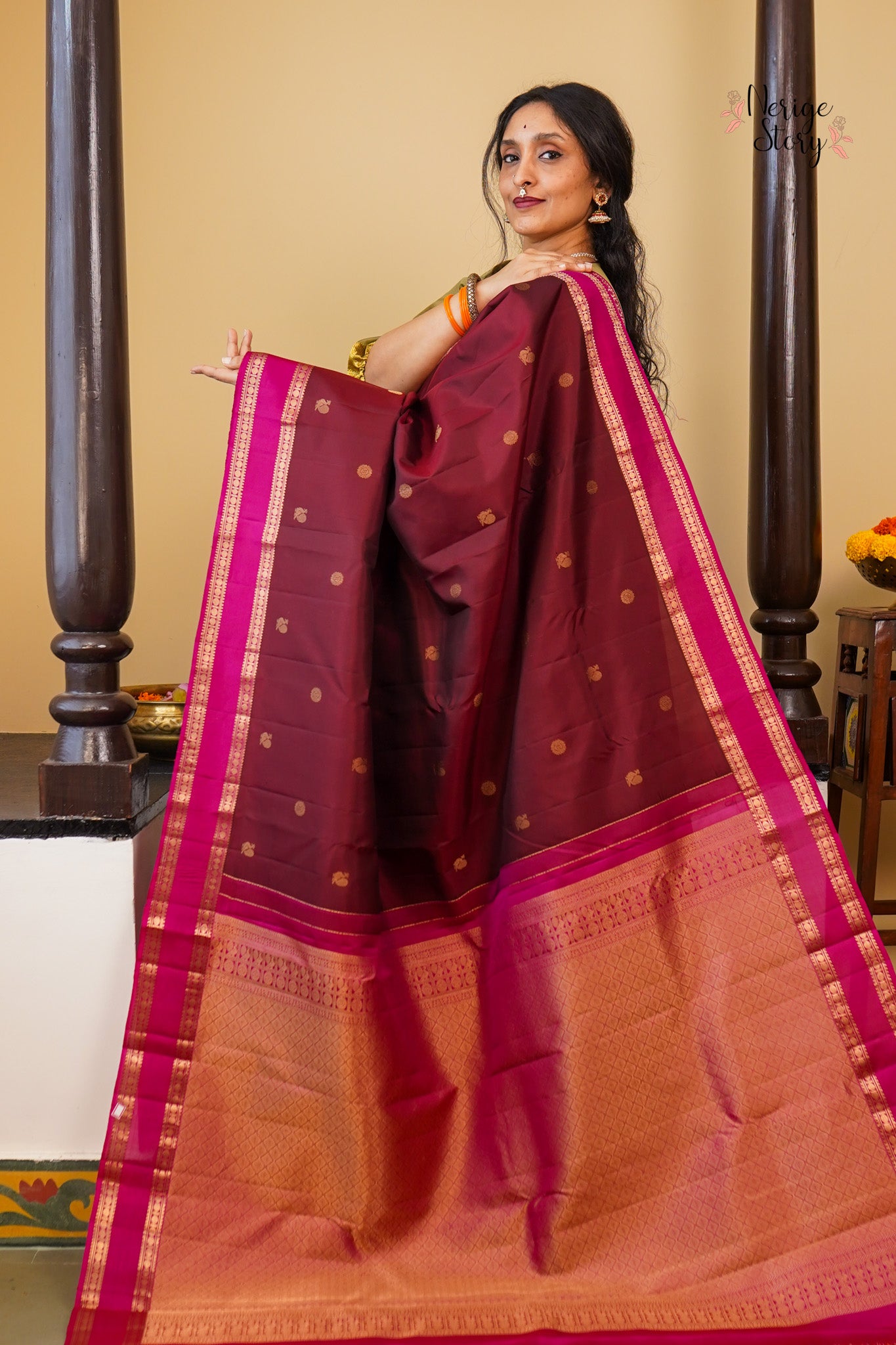 JAGADAMBA (ஜகதாம்பா)