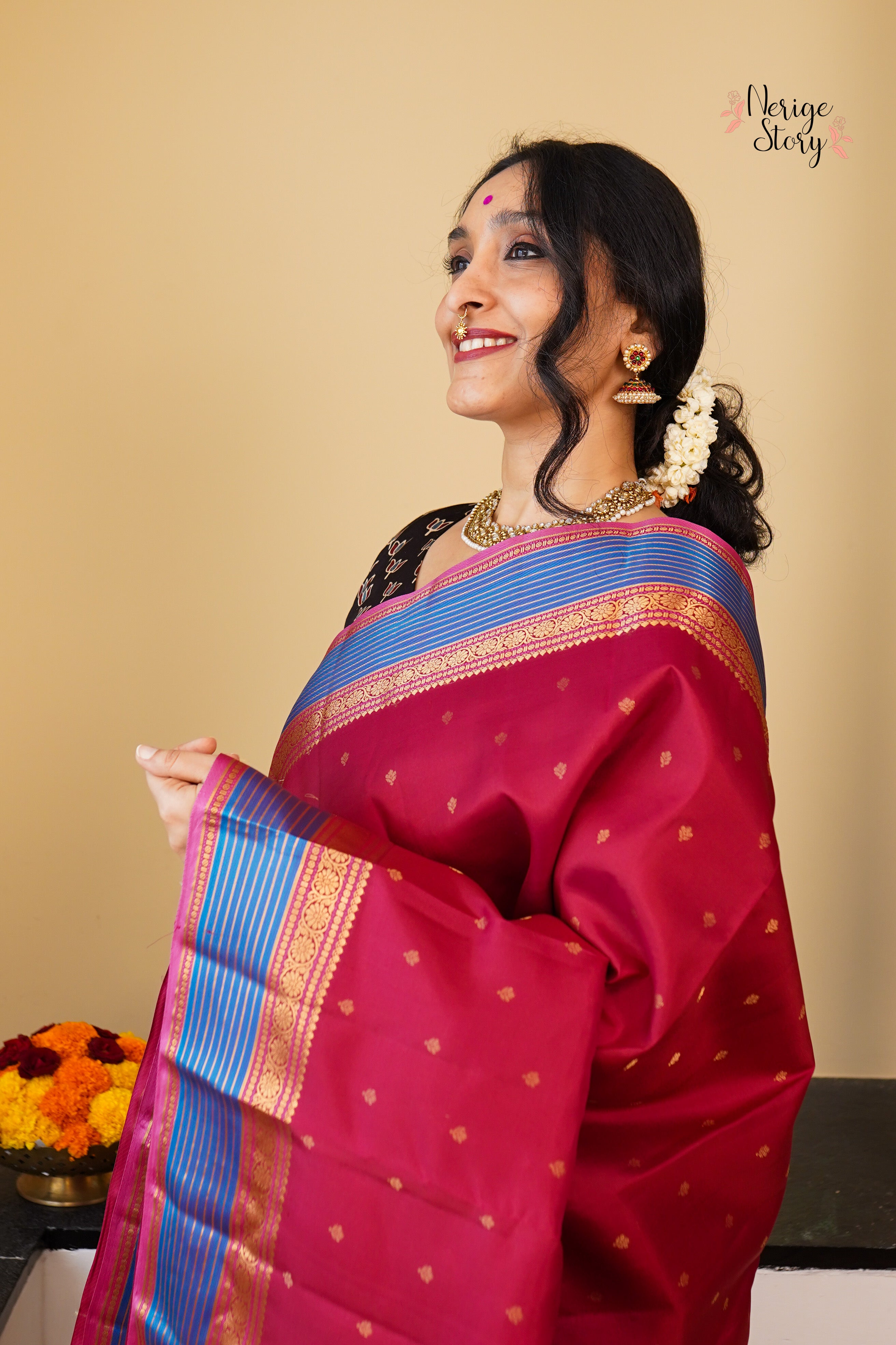 YASHOMALA (யசோமாலா)