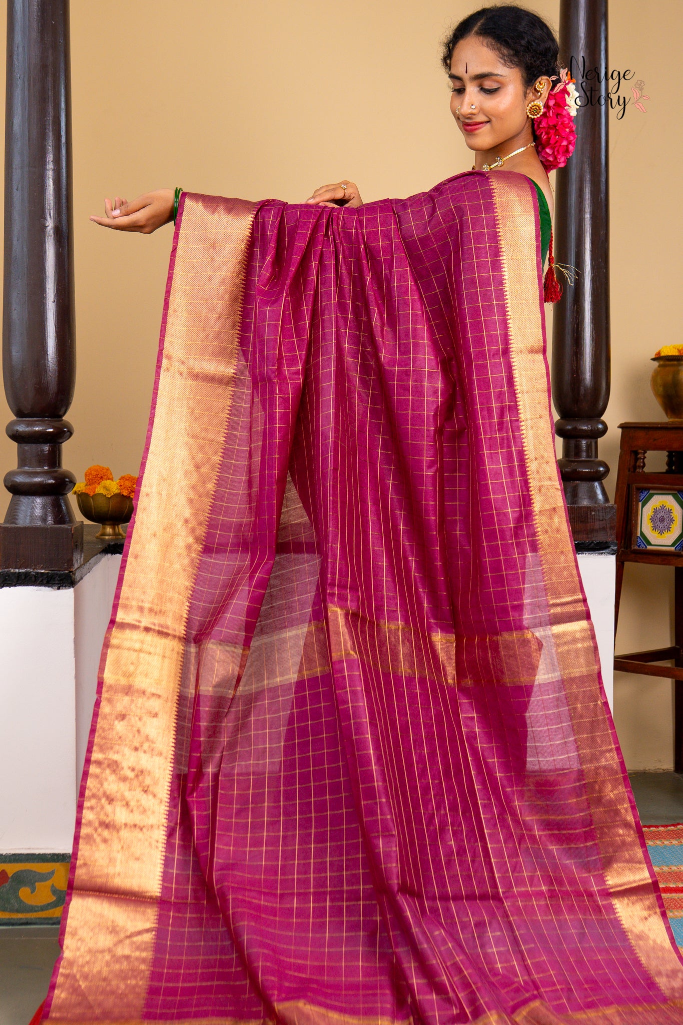 BANDHURA (बन्धुरा)