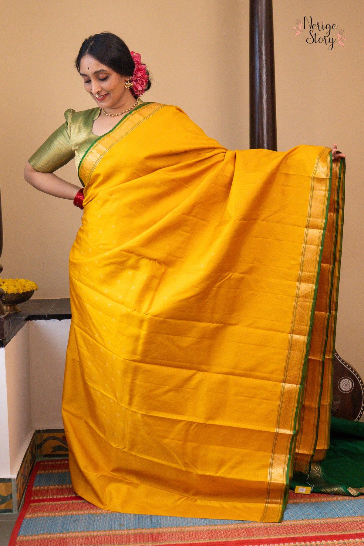 KADAMBINI (கடம்பினி)
