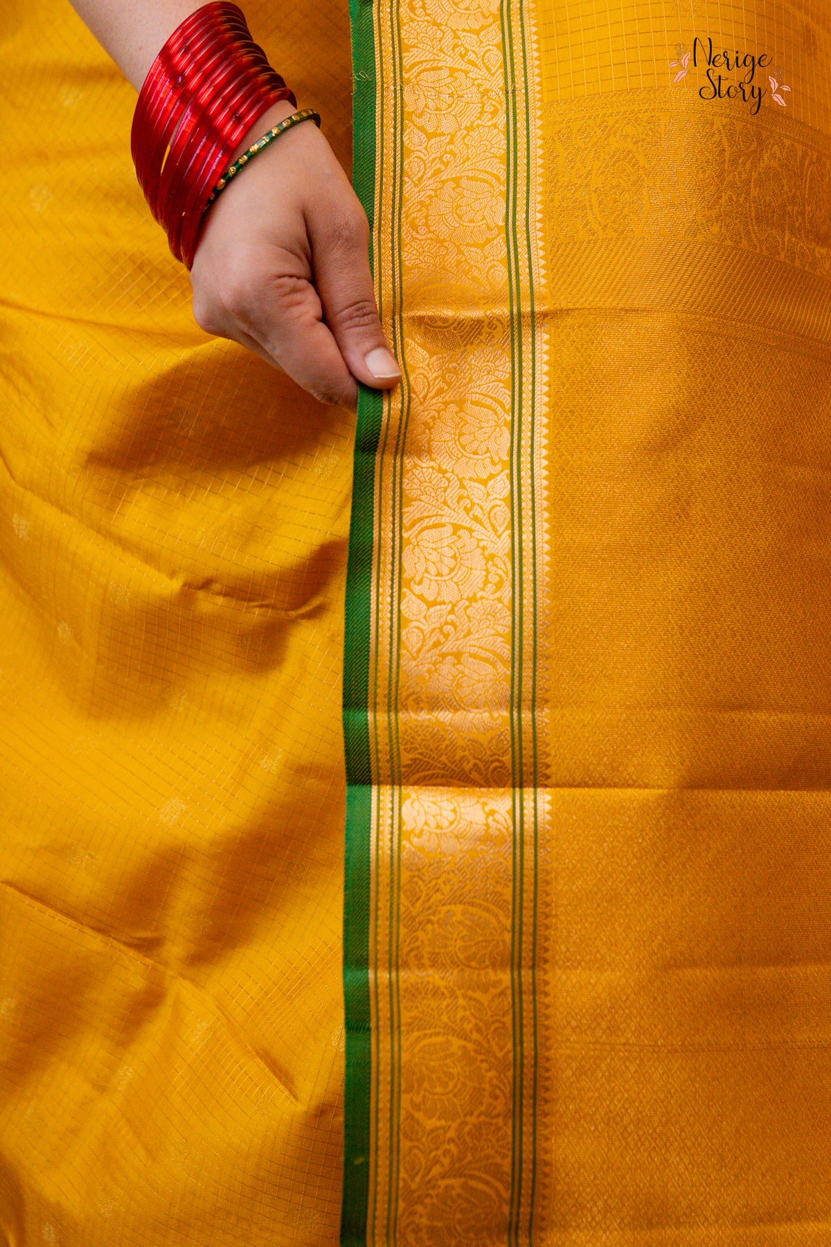 KADAMBINI (கடம்பினி)