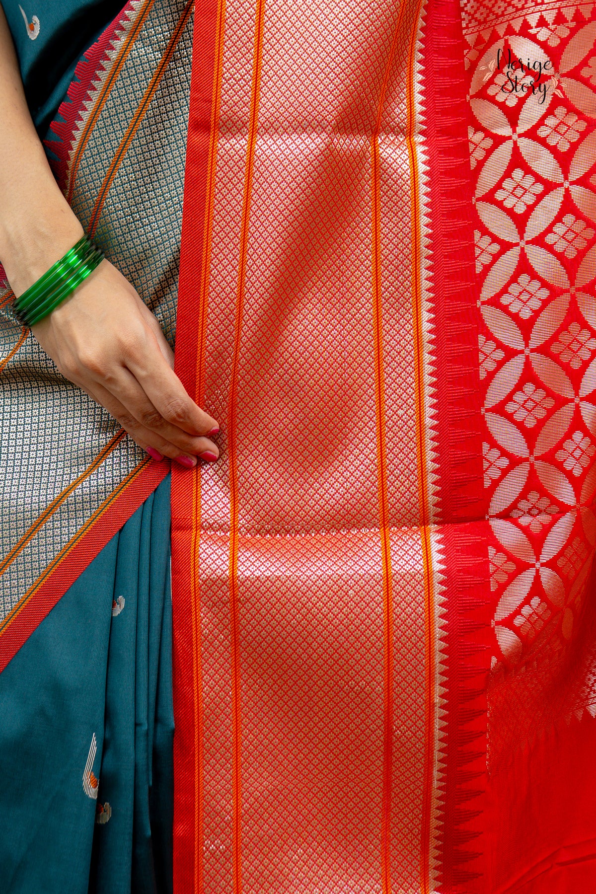 EKAVALI (एकावली)