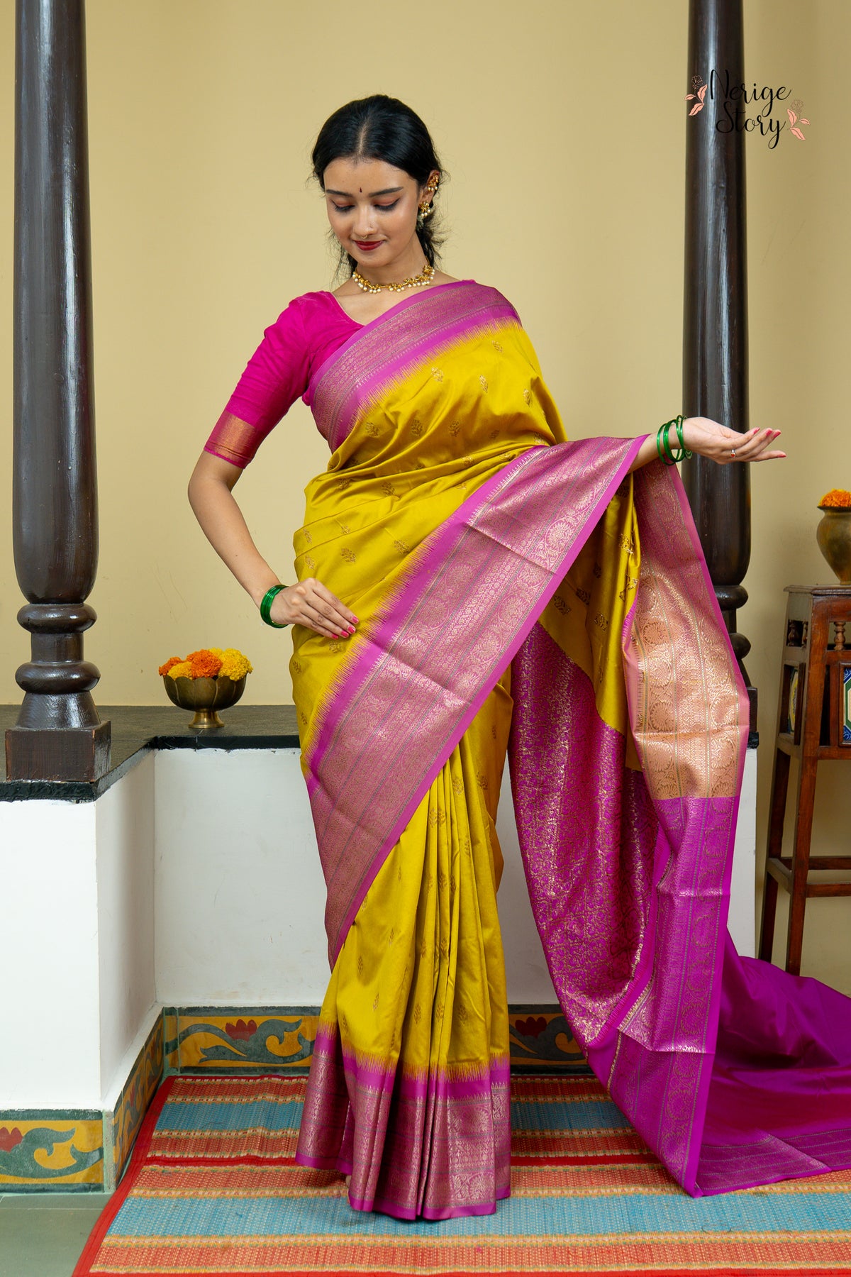 AKSHI (अक्षी)