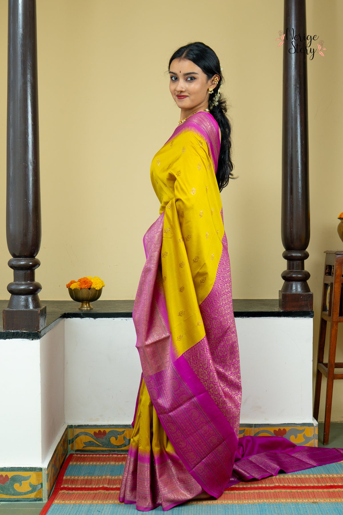 AKSHI (अक्षी)