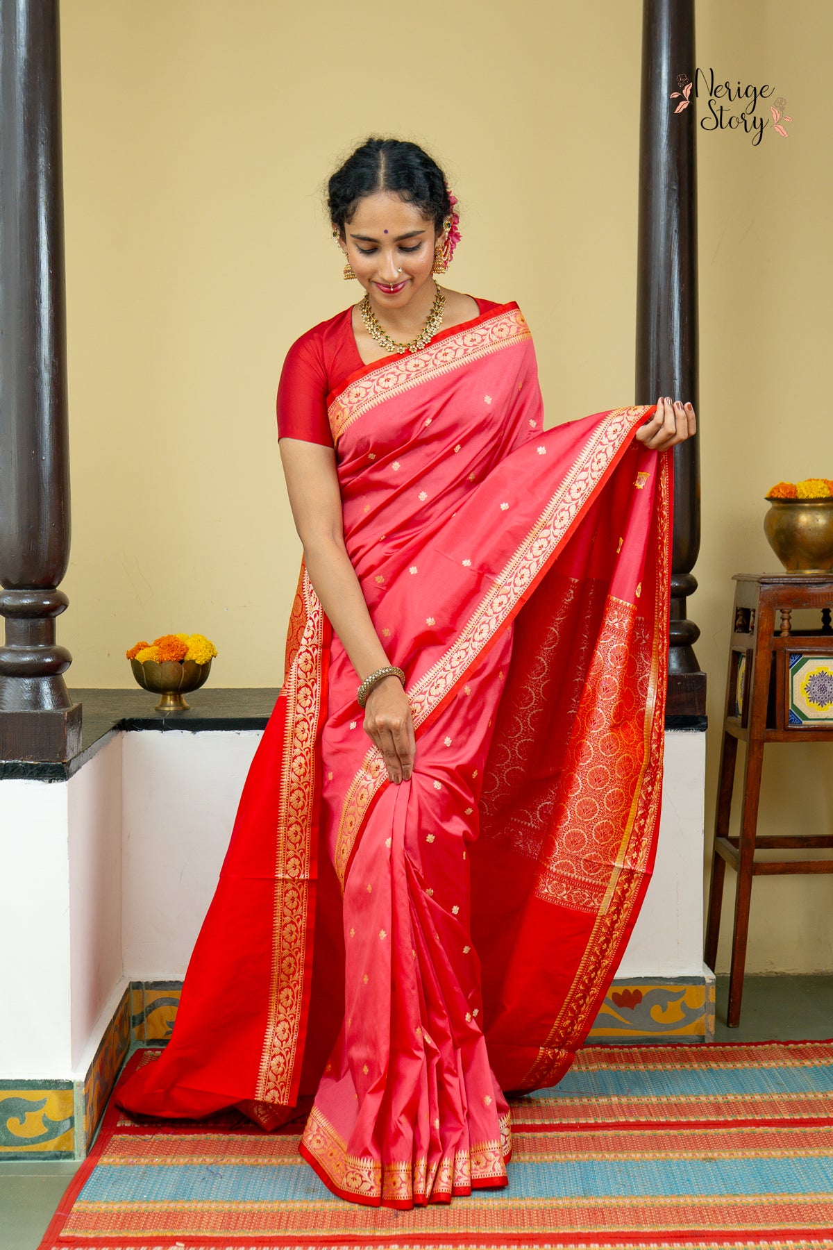 CHITRAKSHI (चित्राक्षी)