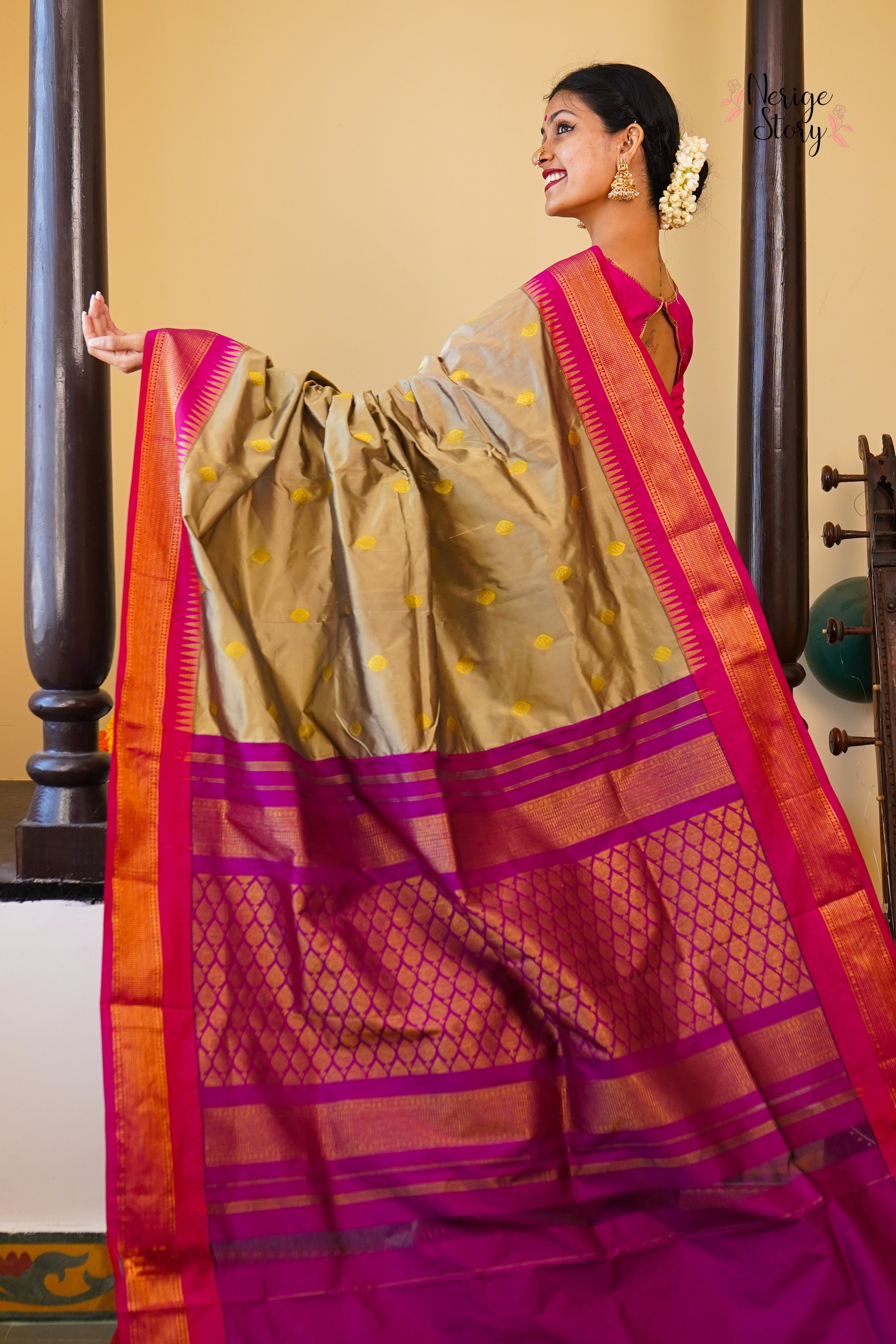 MADHAVI (ಮಾಧವಿ)