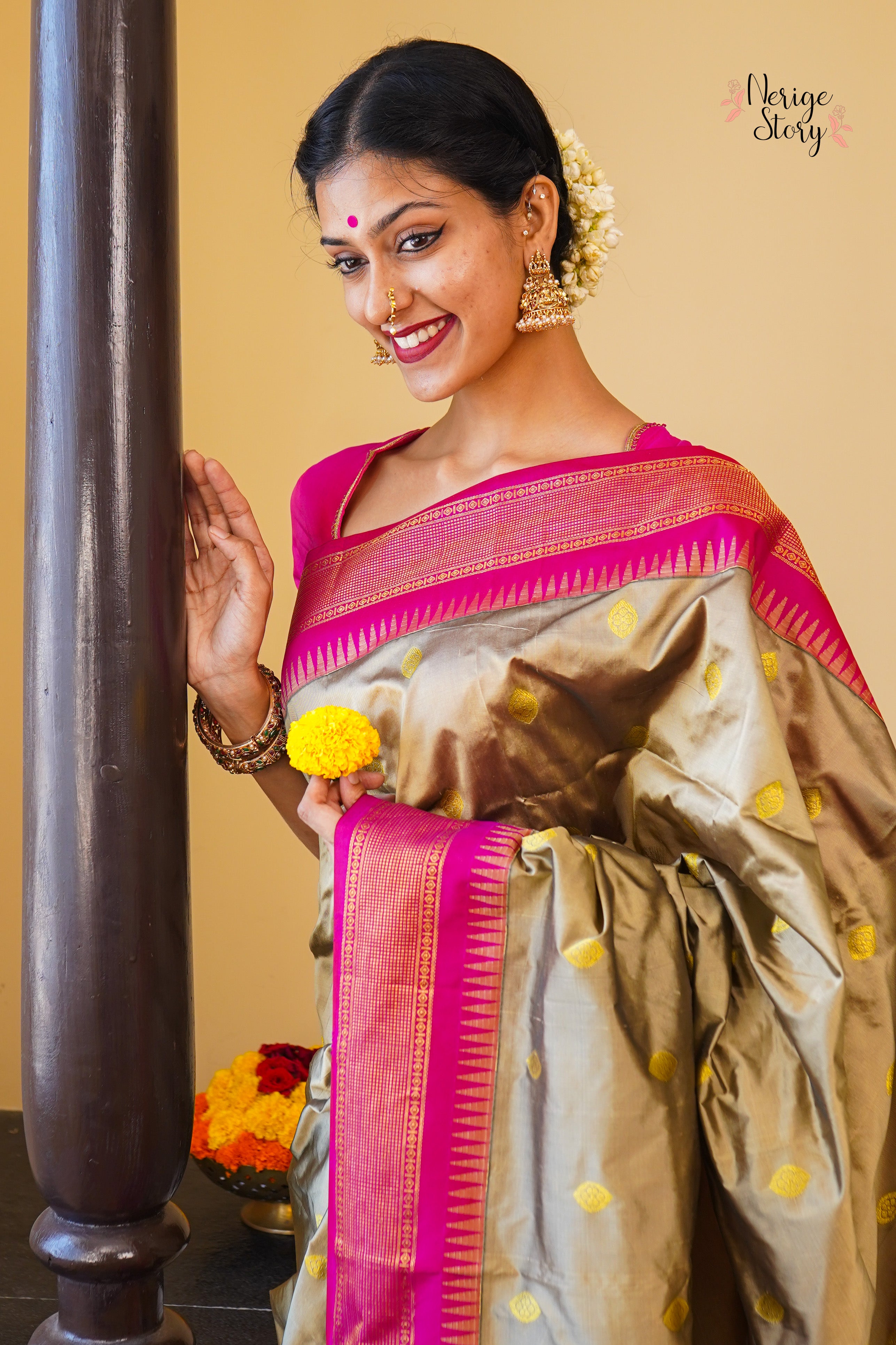 MADHAVI (ಮಾಧವಿ)