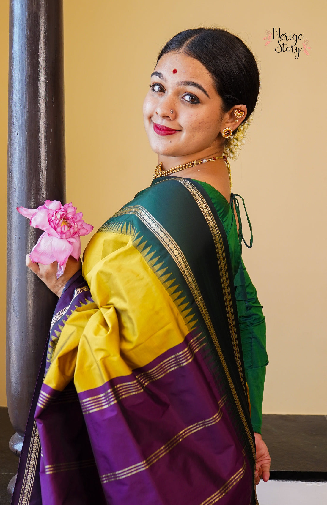 MAYUKHI (ಮಯೂಕಿ)