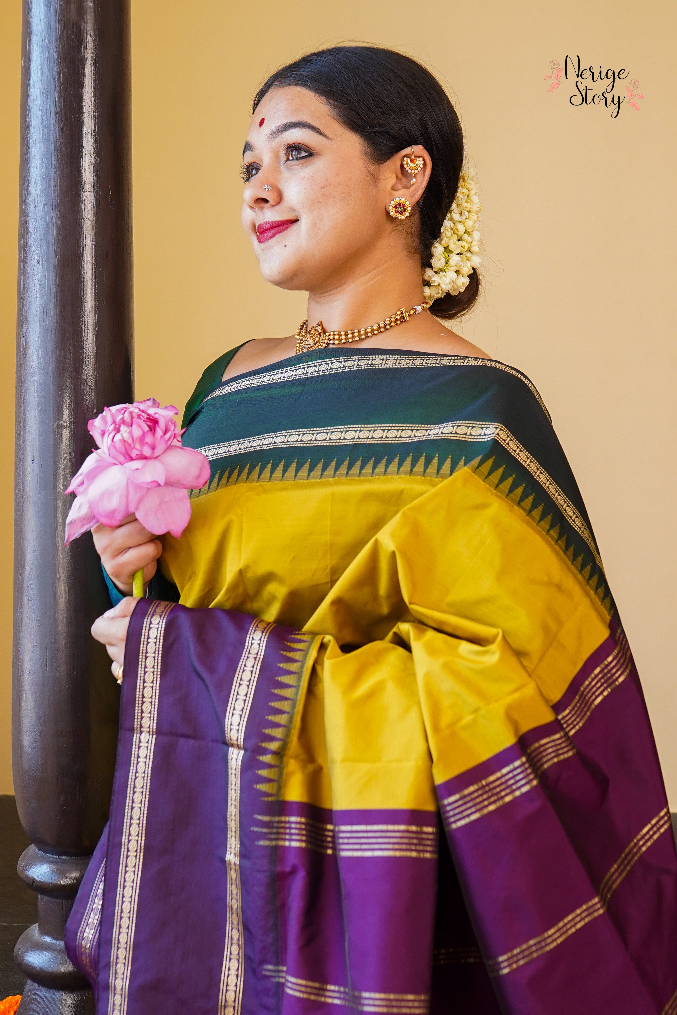 MAYUKHI (ಮಯೂಕಿ)