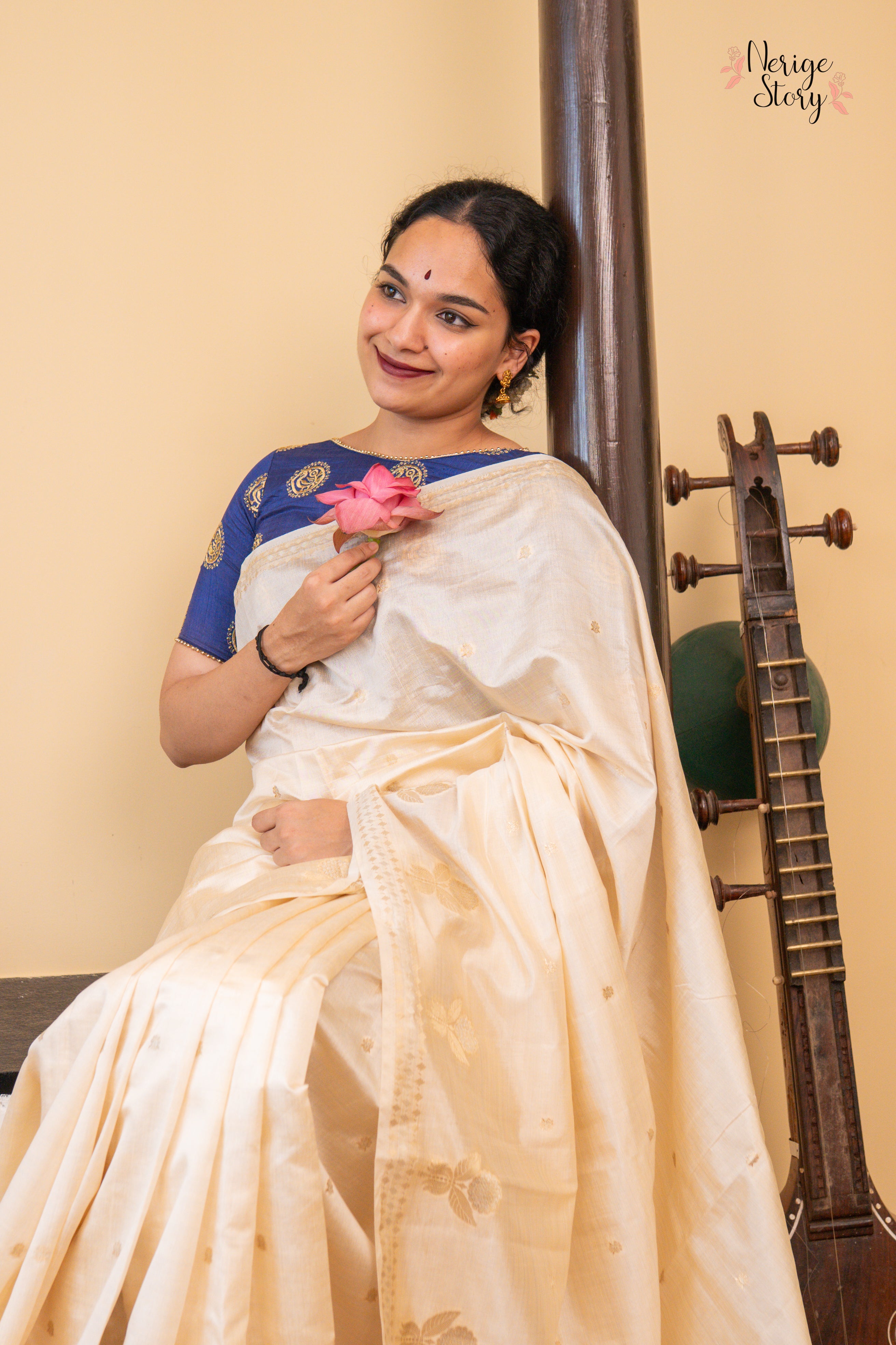 MRINALA (मृणाल)