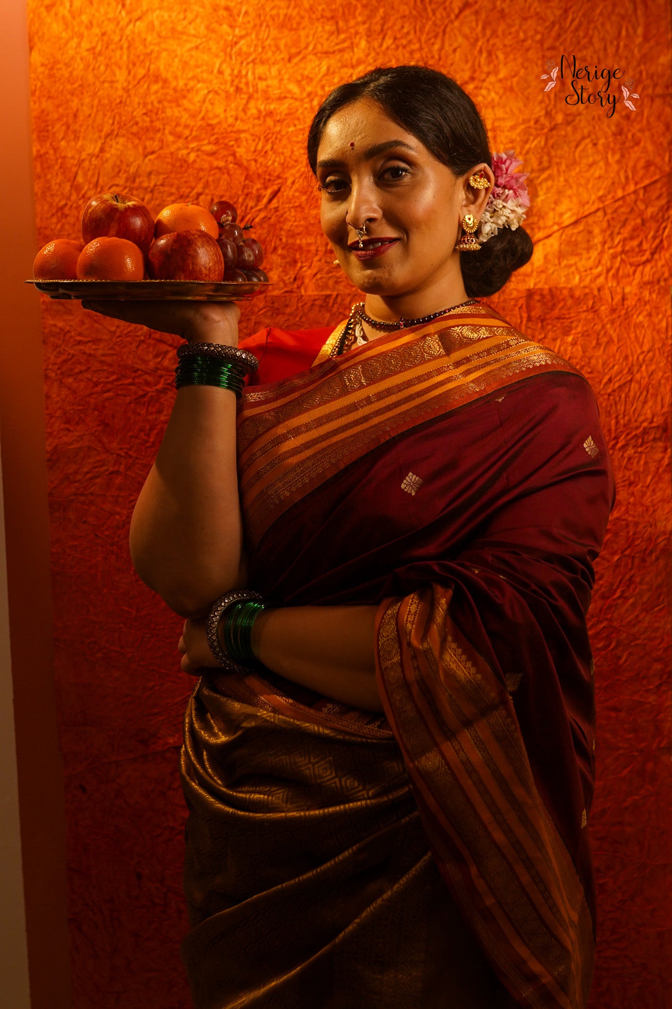 MAHARASHTRIAN LADY WITH FRUIT
