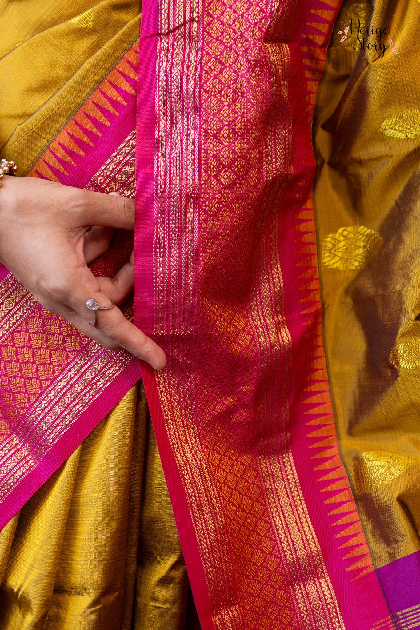 MRINMAYEE (ಮೃಣ್ಮಯೀ)