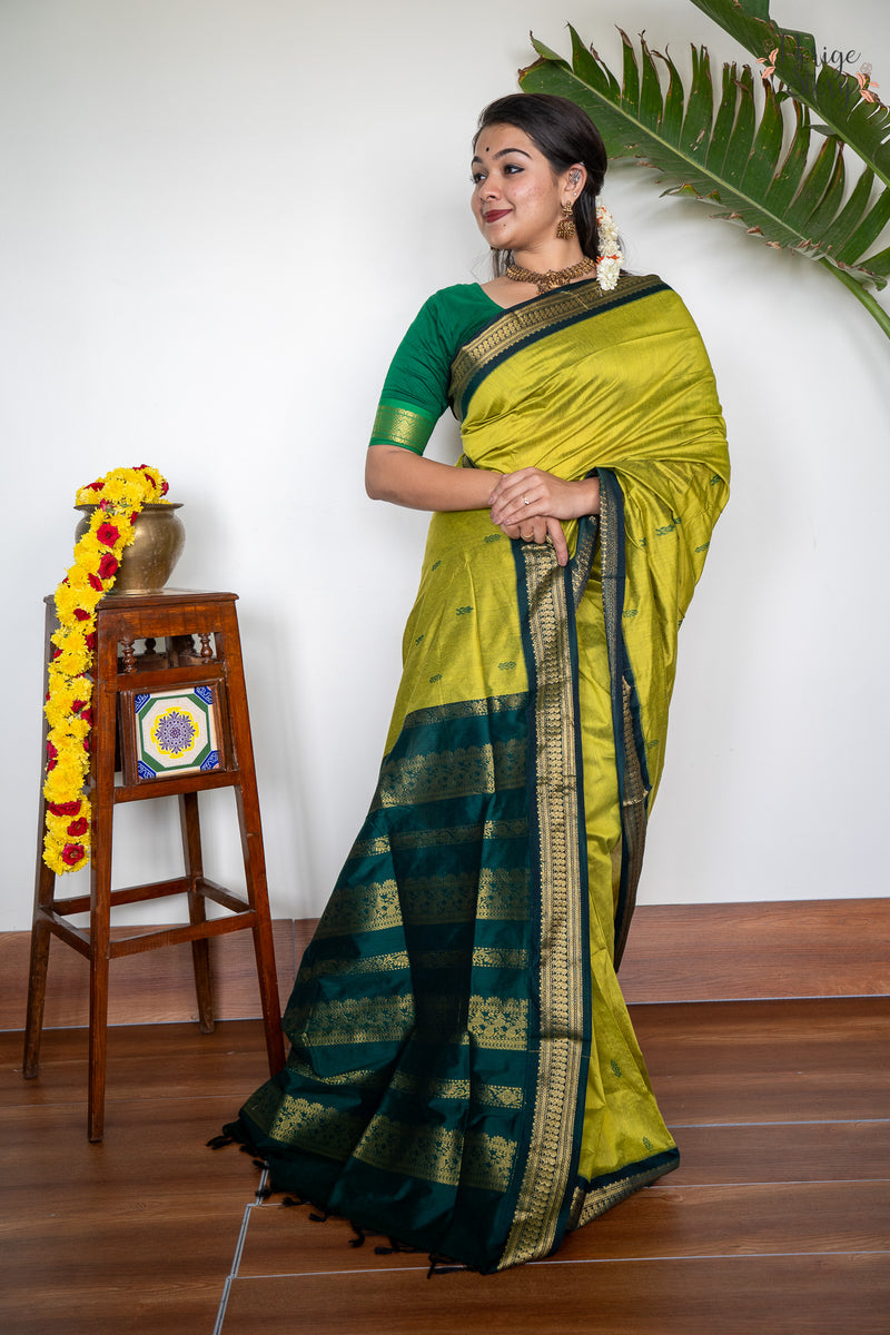 VIDYULA (வீதியுலா)