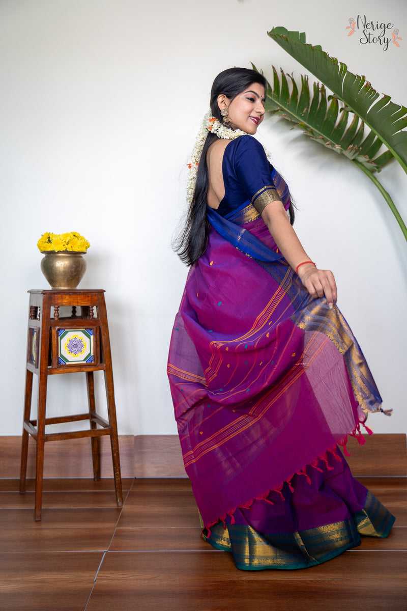 PAAVITHRI (பாவித்ரி)