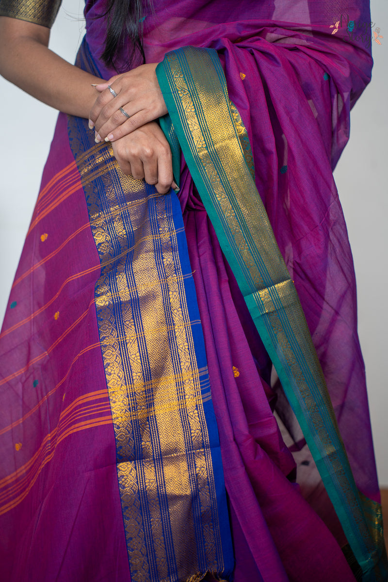 PAAVITHRI (பாவித்ரி)