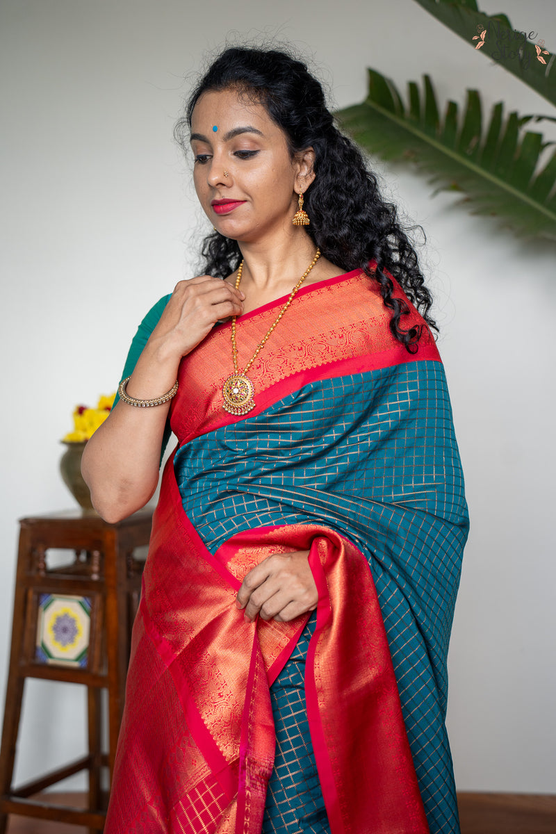 YASHIKA (யாஷிகா)