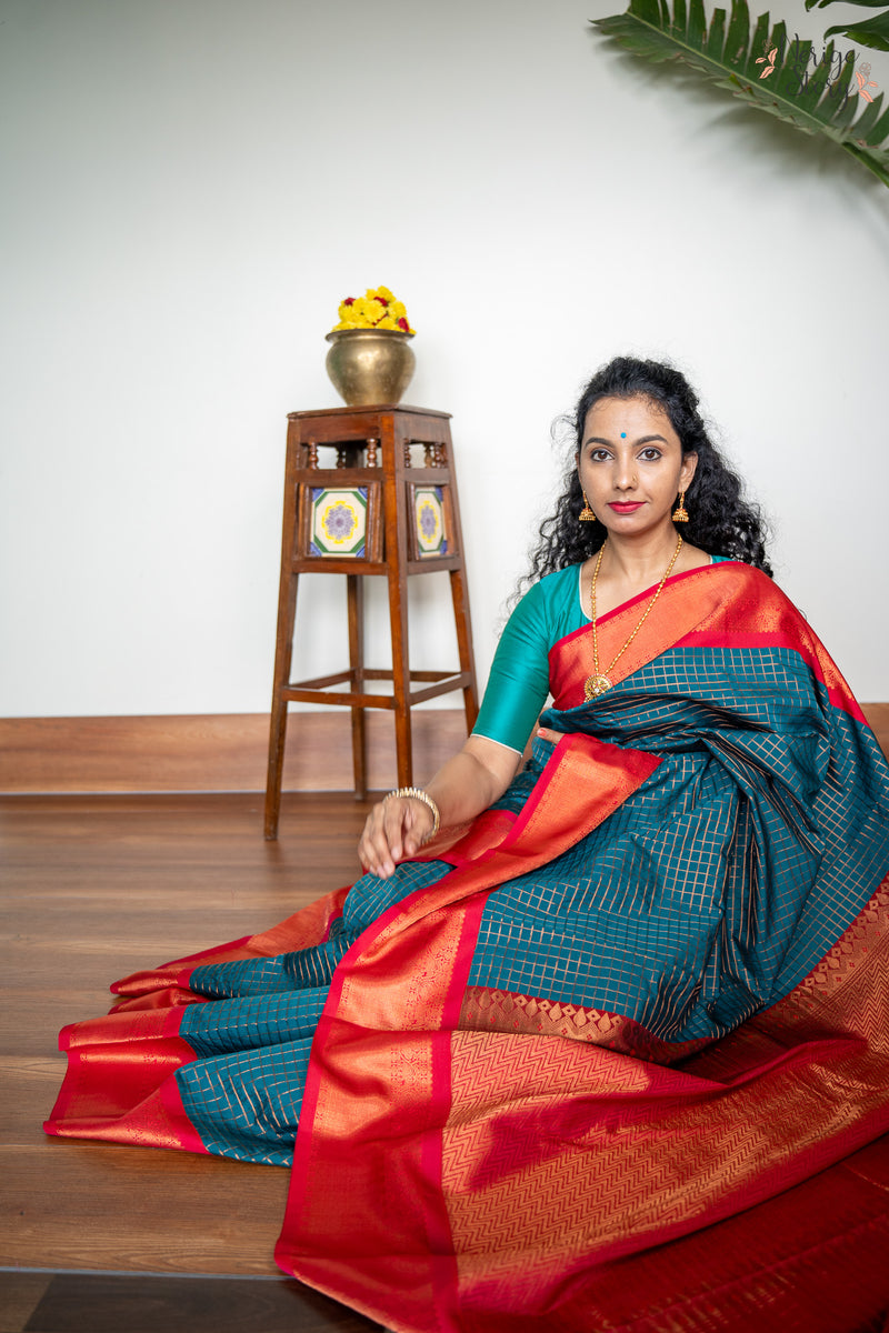 YASHIKA (யாஷிகா)