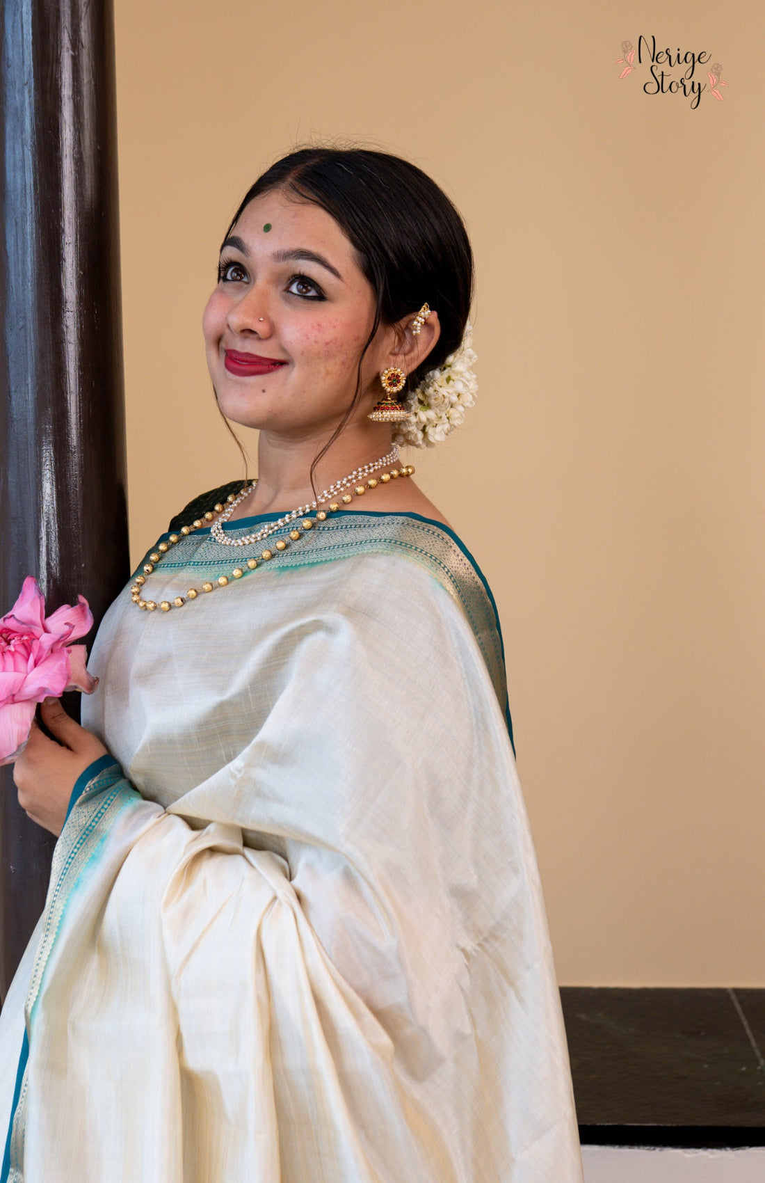 REYANIKA (रेयनिका)