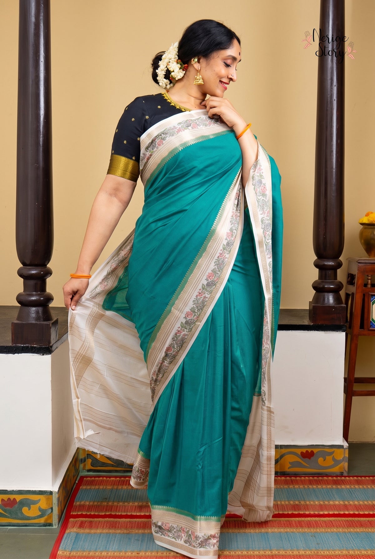 MOONIKA (मूनिका)