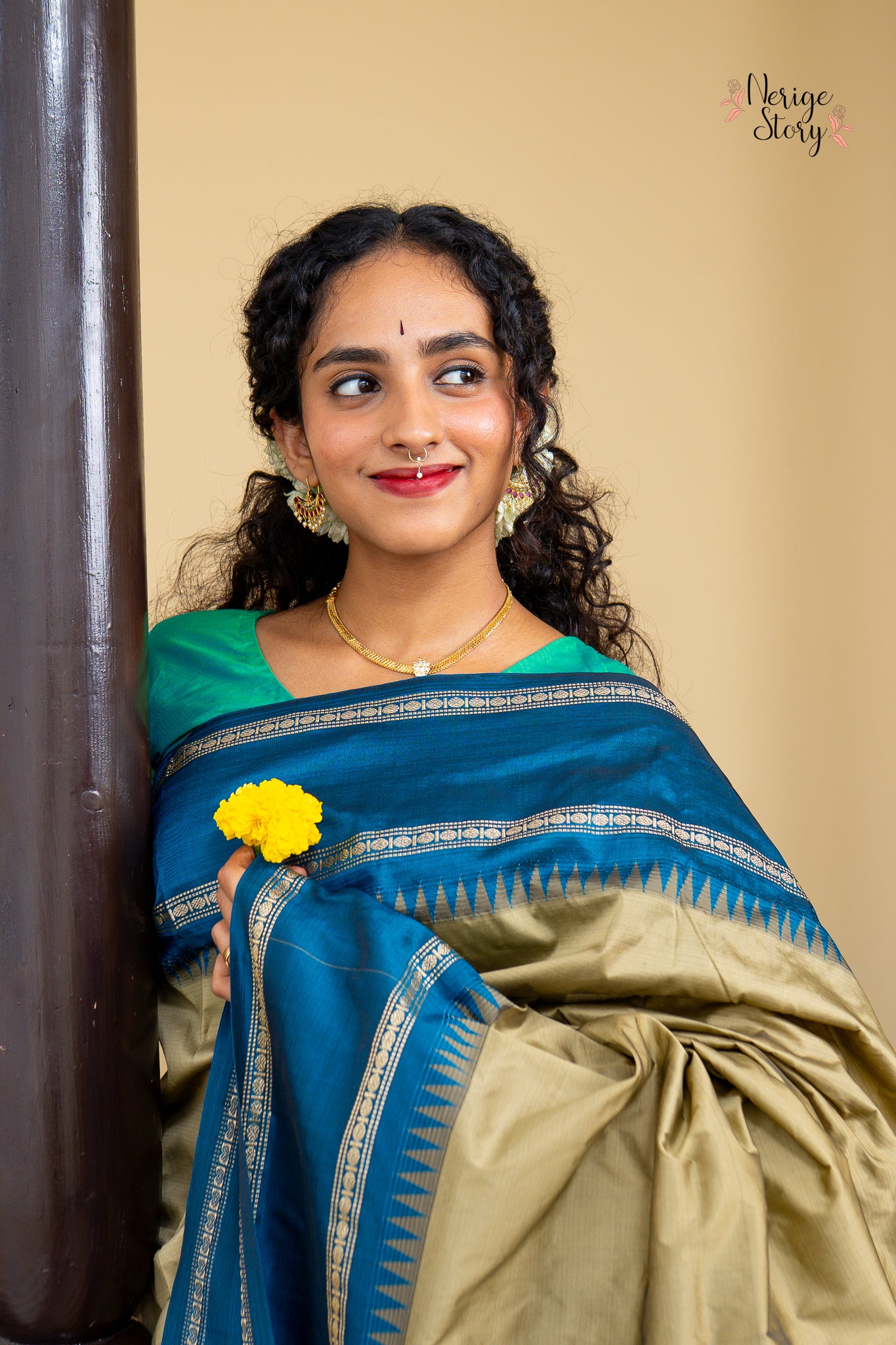 SHAILAPUTRI (ಶೈಲಪುತ್ರಿ)