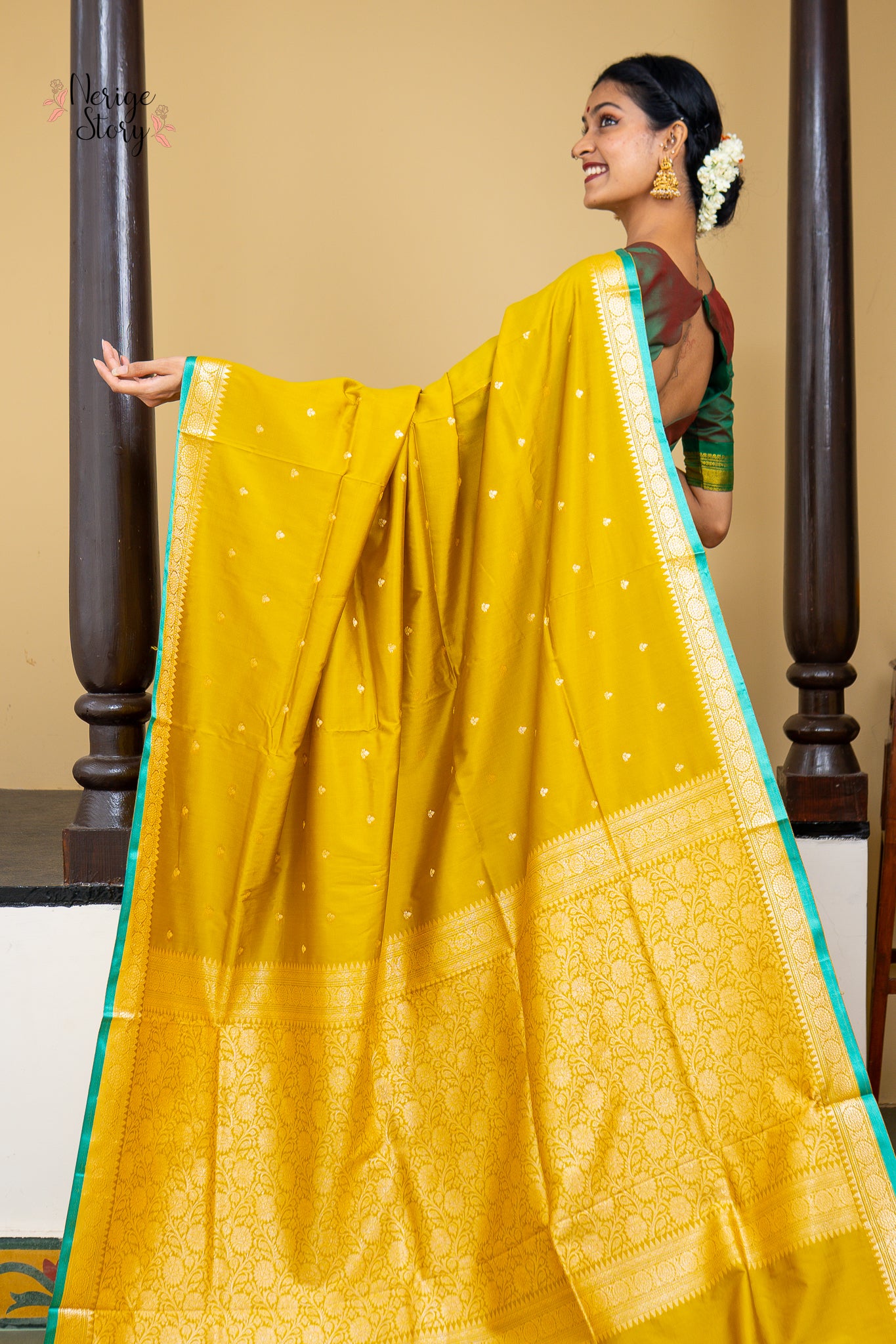 YAJNASENI (याज्ञसेनी)