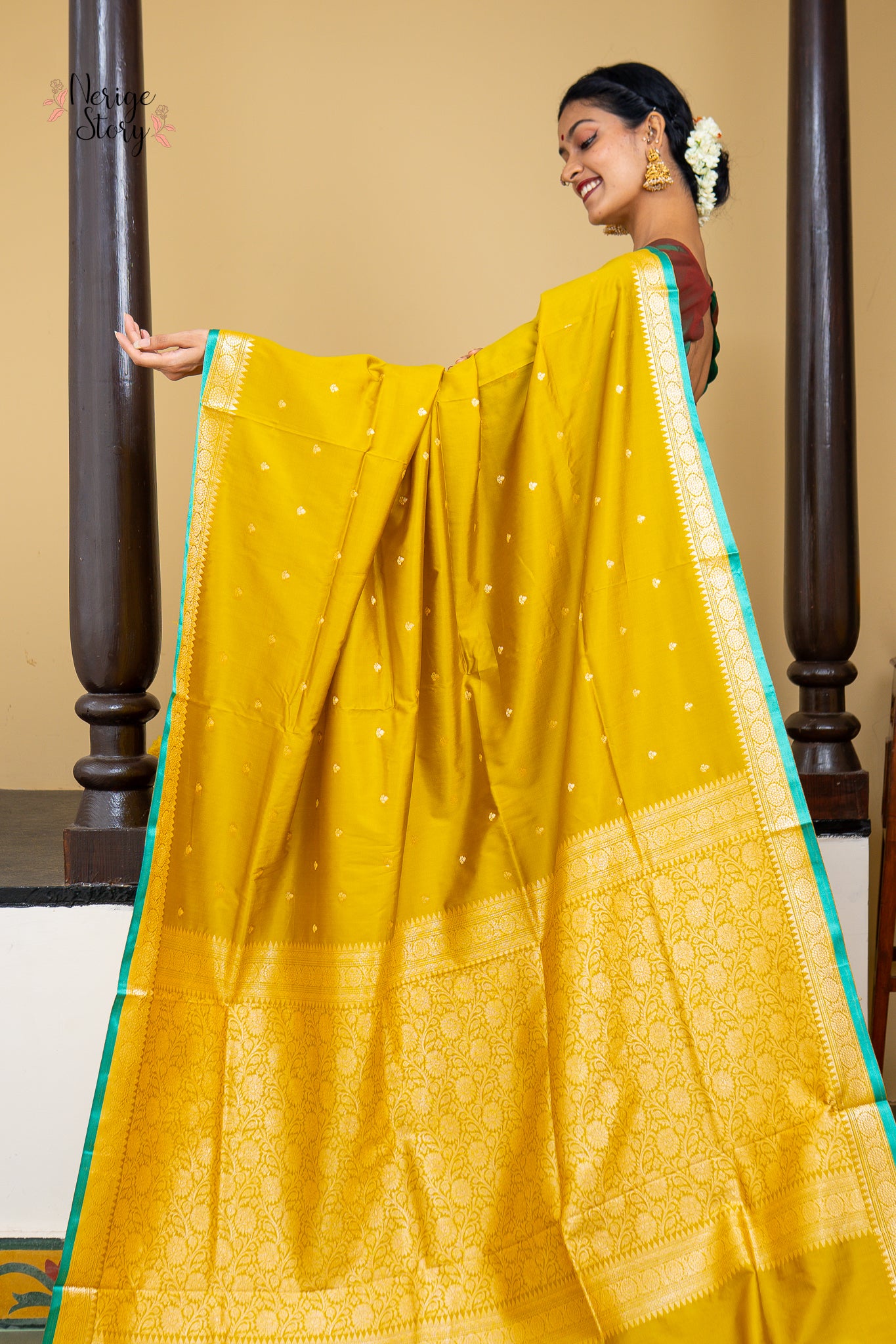 YAJNASENI (याज्ञसेनी)