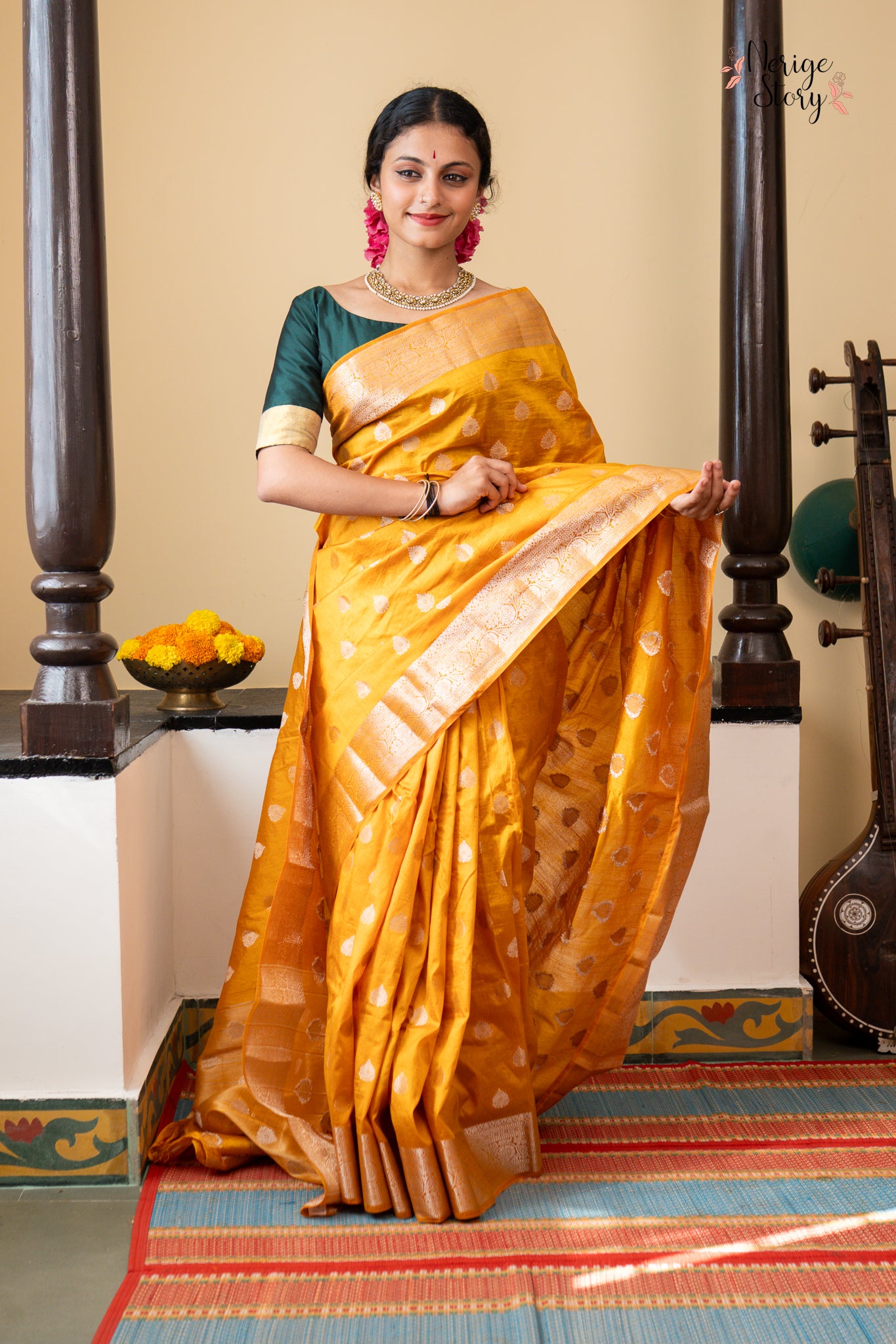 RAJVI (राजवी)