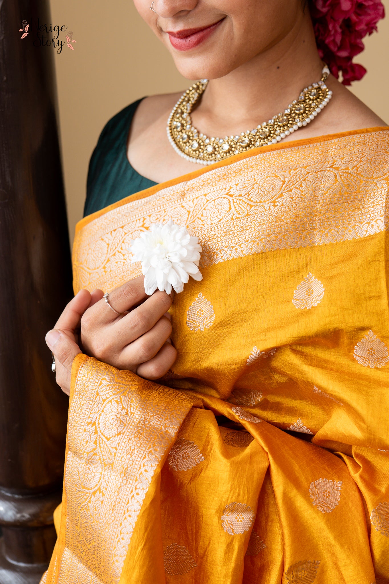 RAJVI (राजवी)