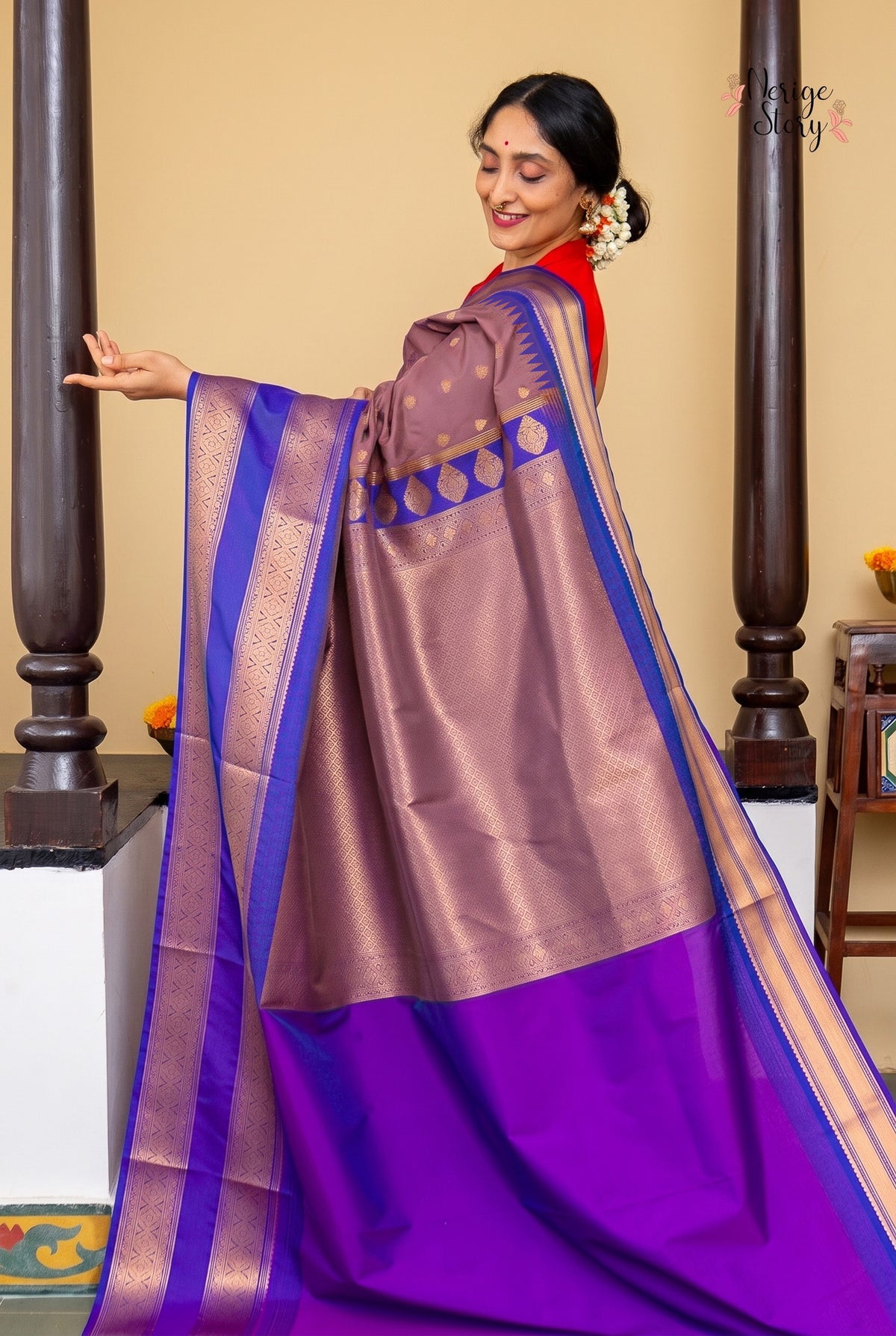 ANAGHASRI (ಅನಘಶ್ರೀ)