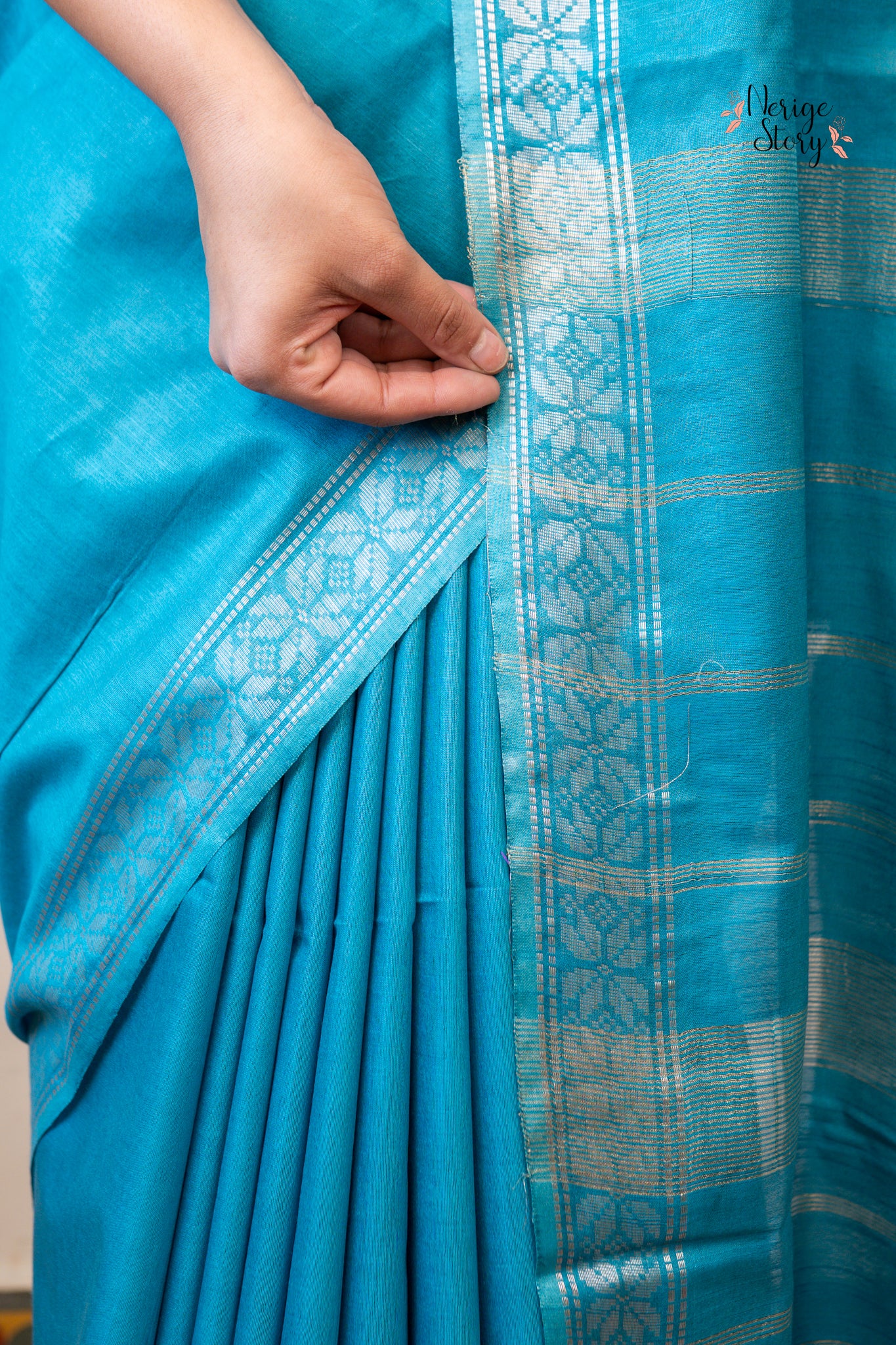 KANAKAMBI (कनकाम्बि)