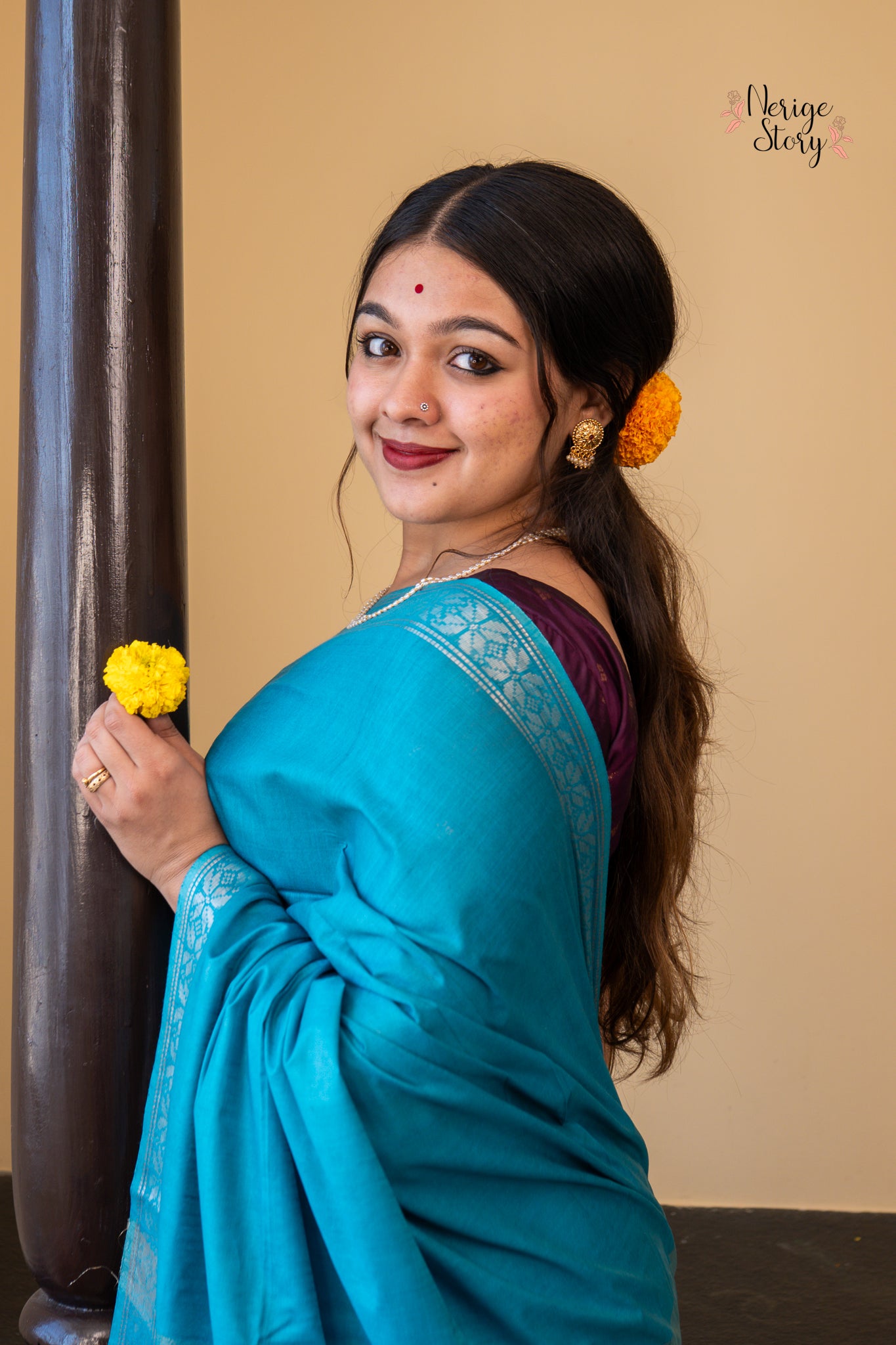 KANAKAMBI (कनकाम्बि)