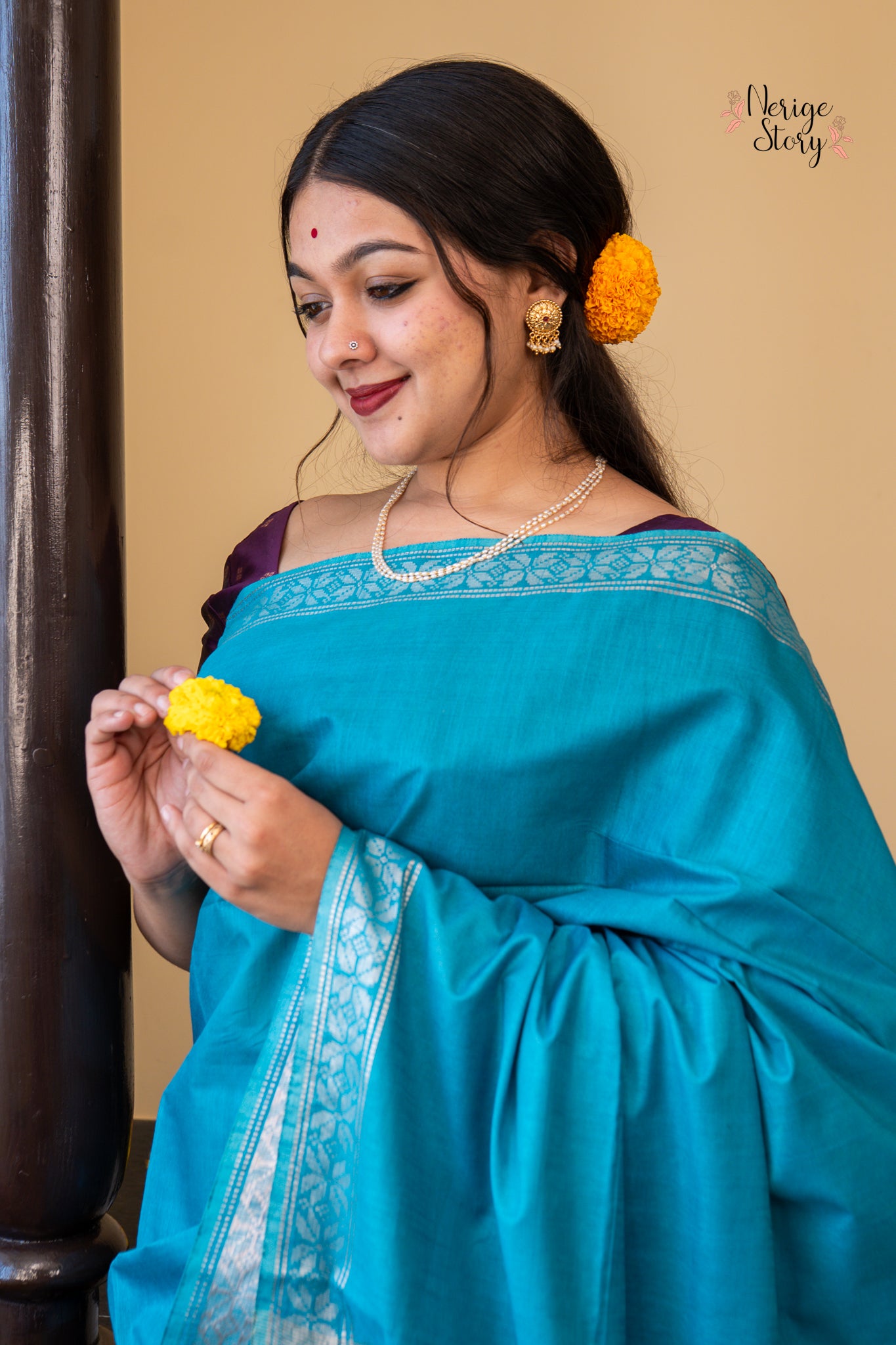 KANAKAMBI (कनकाम्बि)