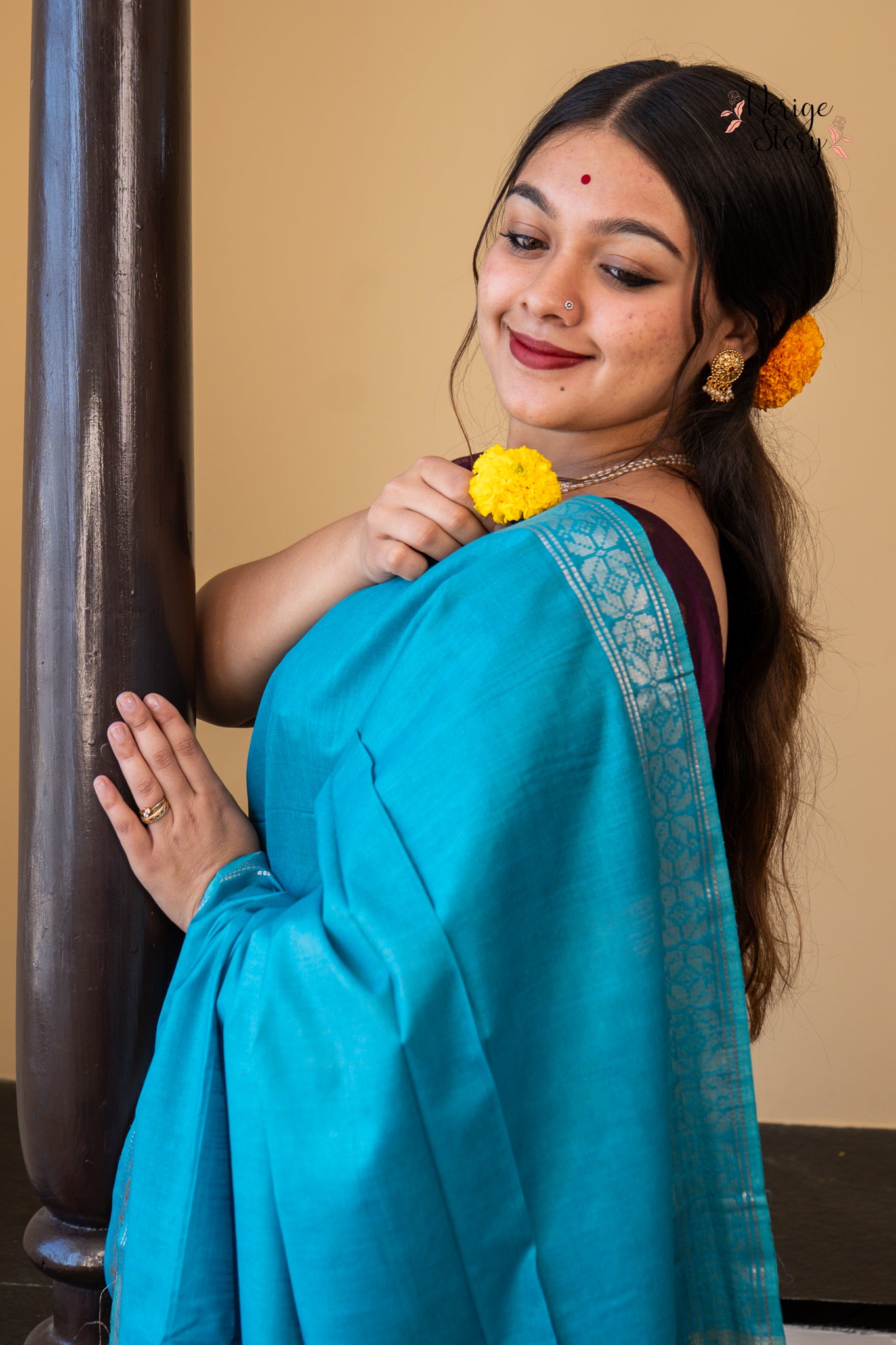 KANAKAMBI (कनकाम्बि)