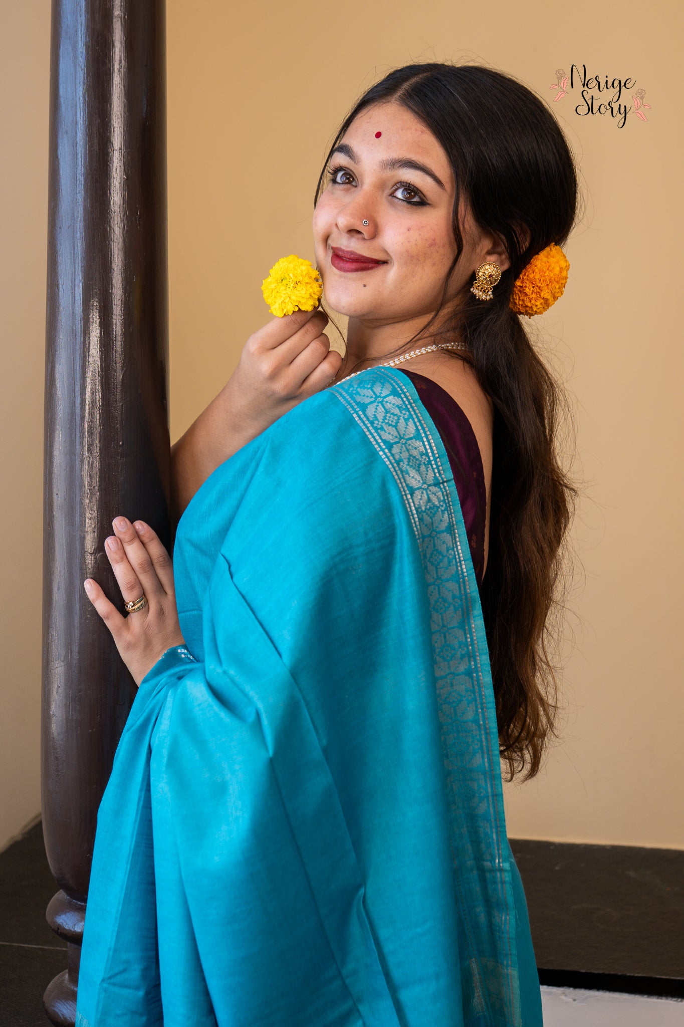 KANAKAMBI (कनकाम्बि)