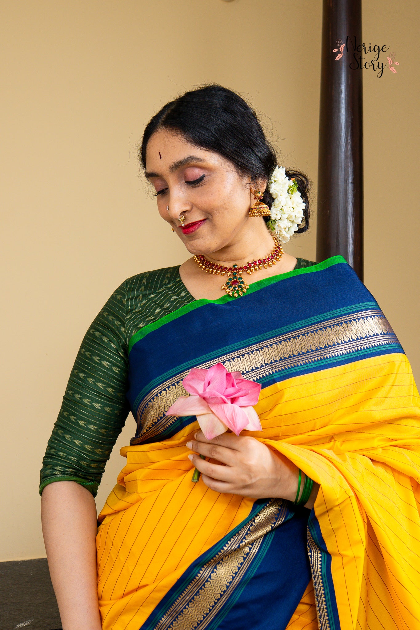 MAHALAKSHMI (महालक्ष्मी)