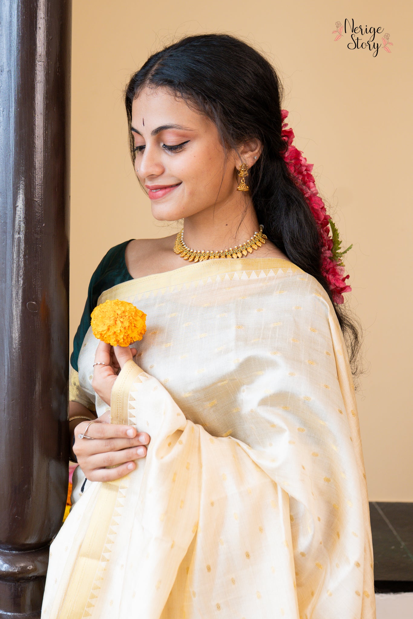 RAVINA (रवीना)