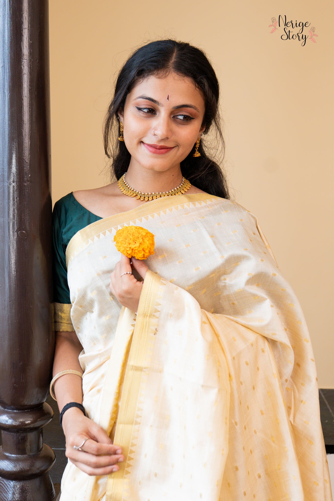RAVINA (रवीना)