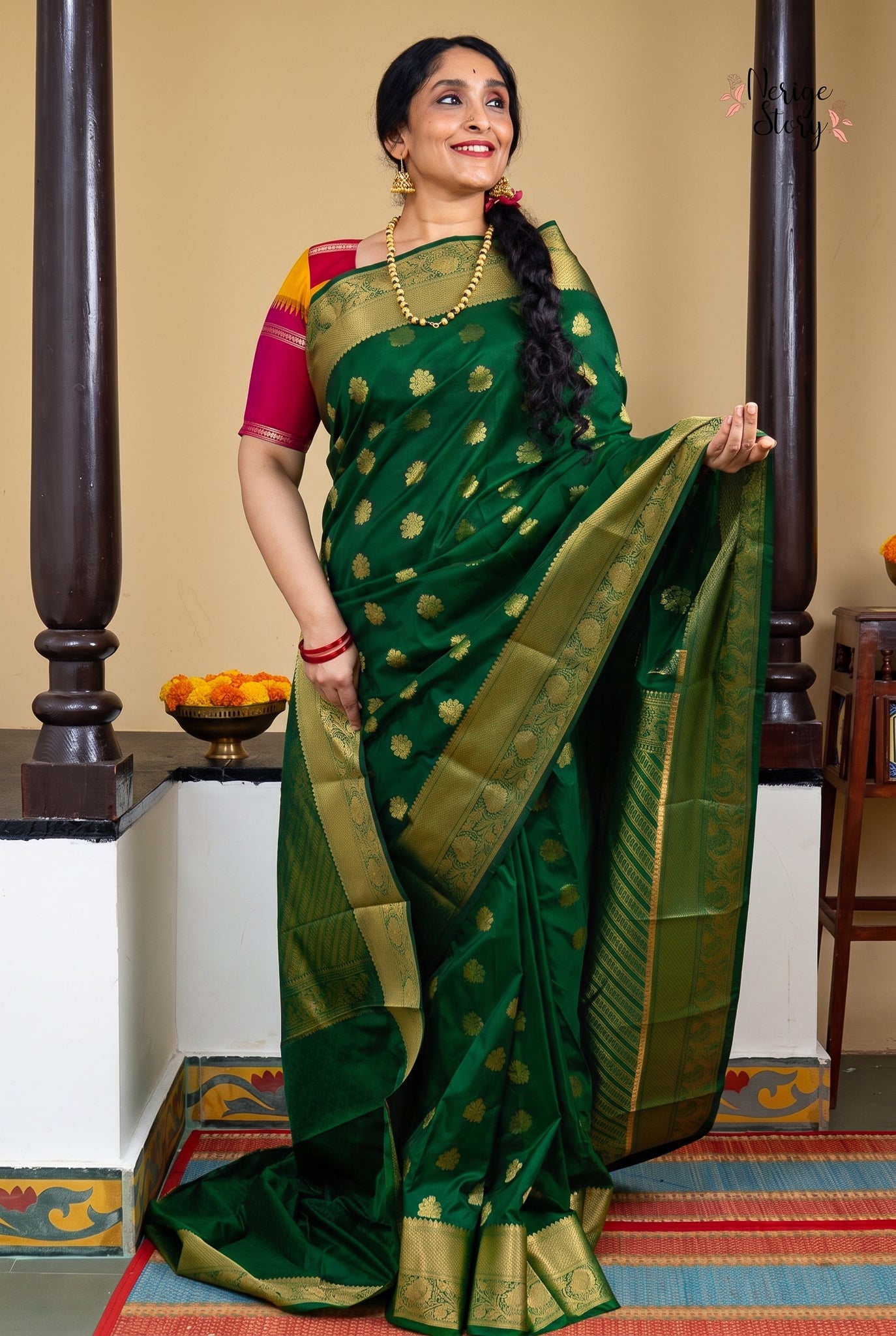 SANTHOSHI (சந்தோஷி)