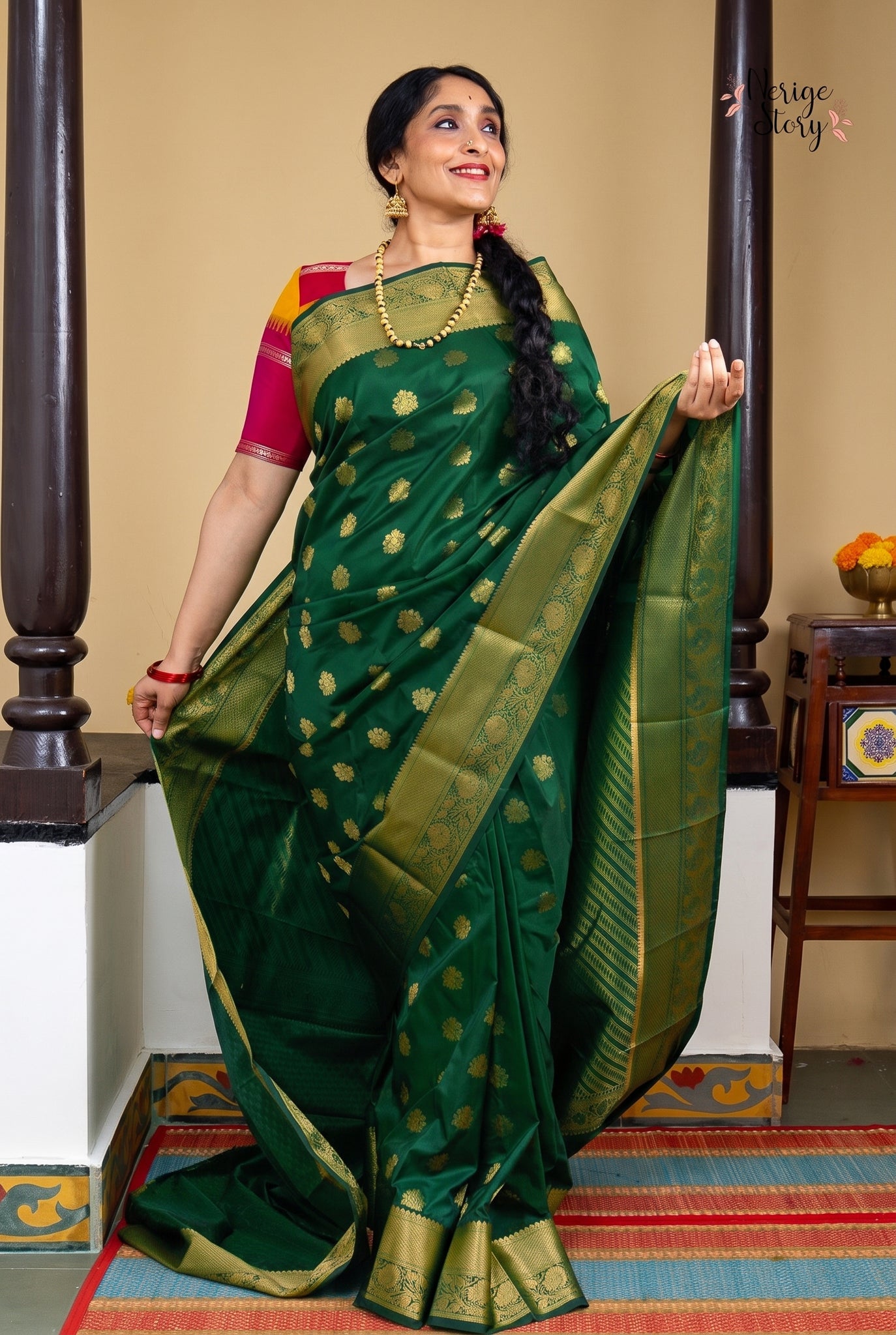 SANTHOSHI (சந்தோஷி)