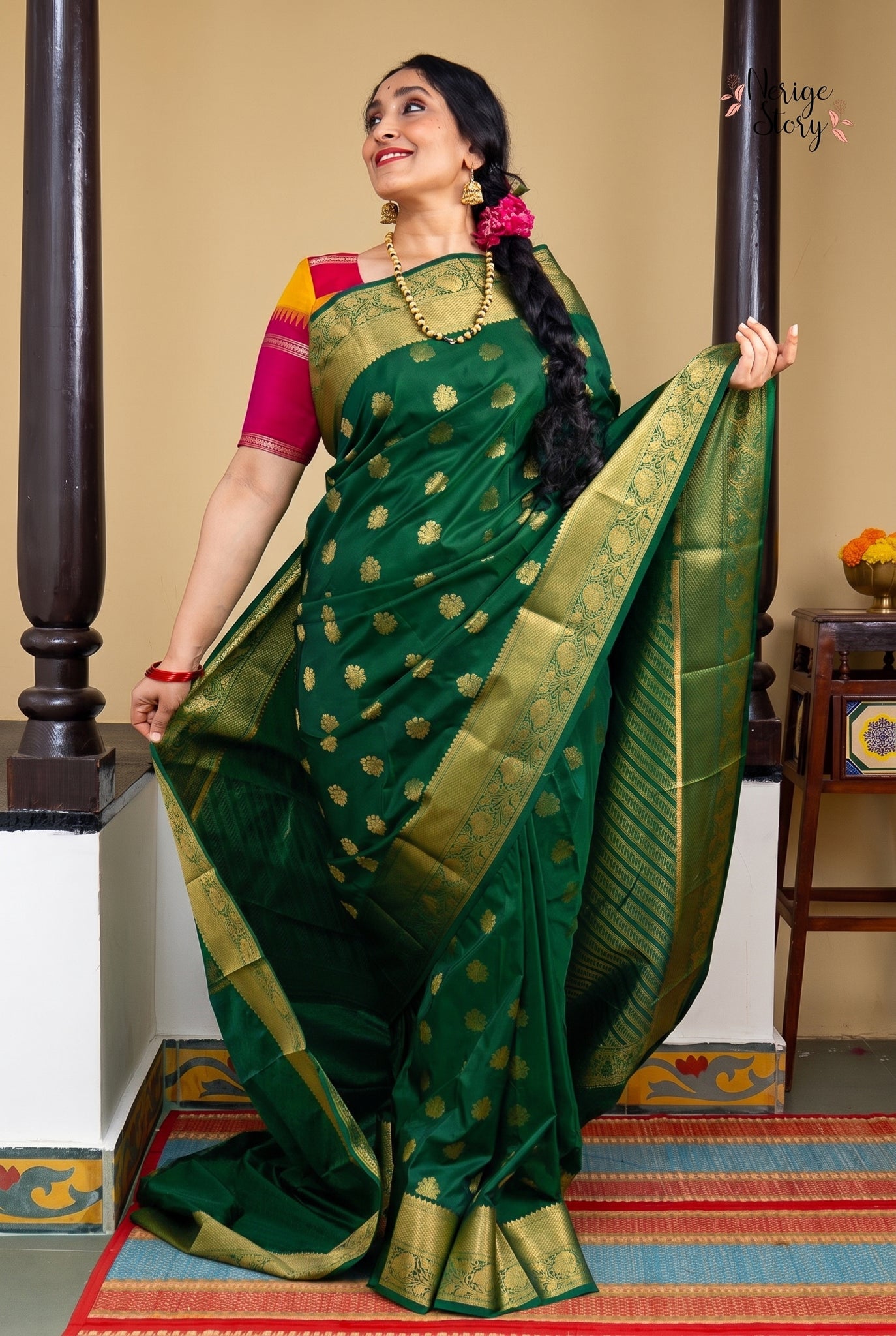 SANTHOSHI (சந்தோஷி)