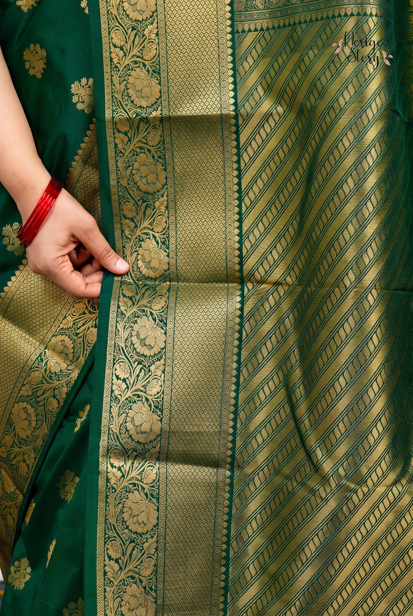 SANTHOSHI (சந்தோஷி)