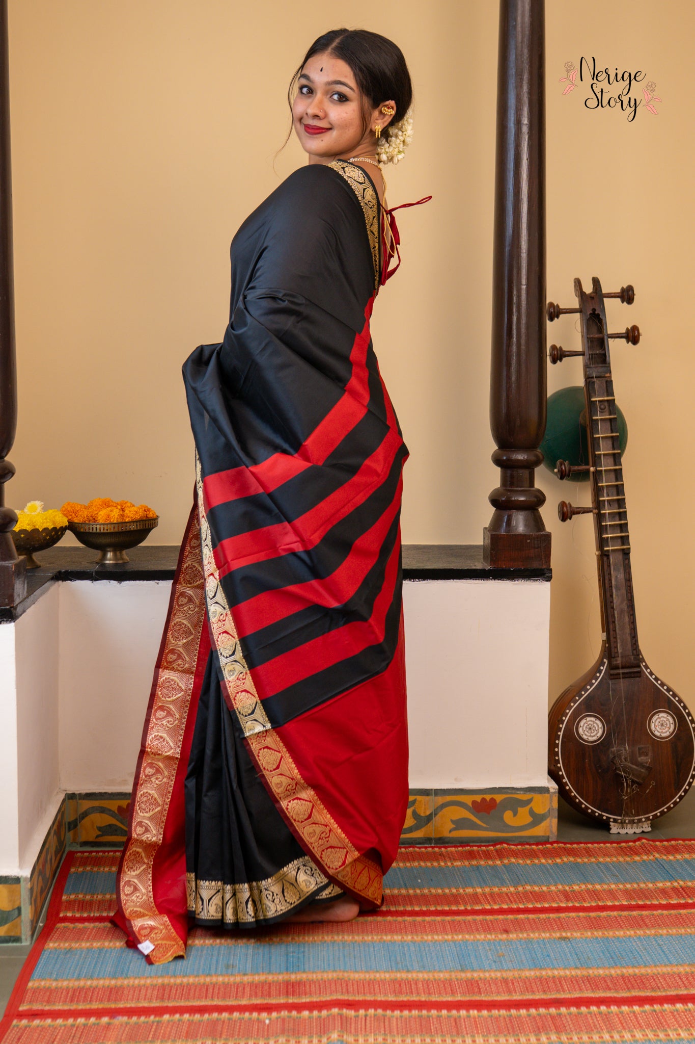 CHARUSHREE (चारुश्री)