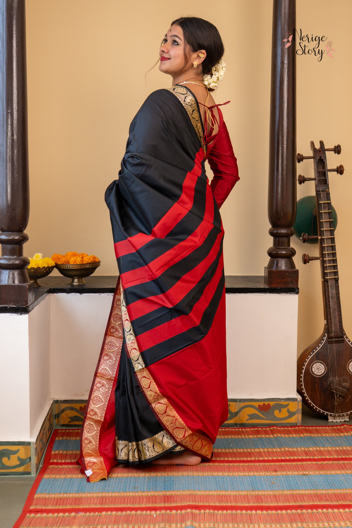 CHARUSHREE (चारुश्री)