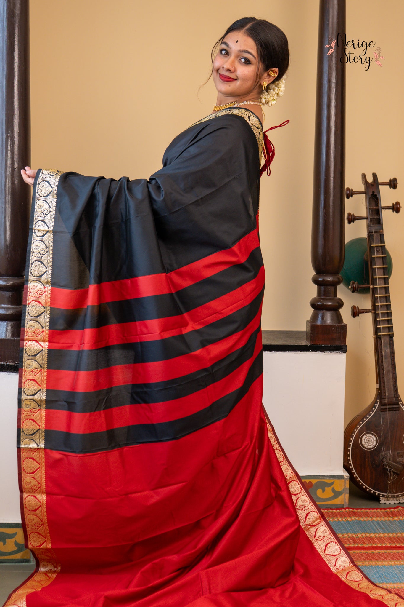 CHARUSHREE (चारुश्री)