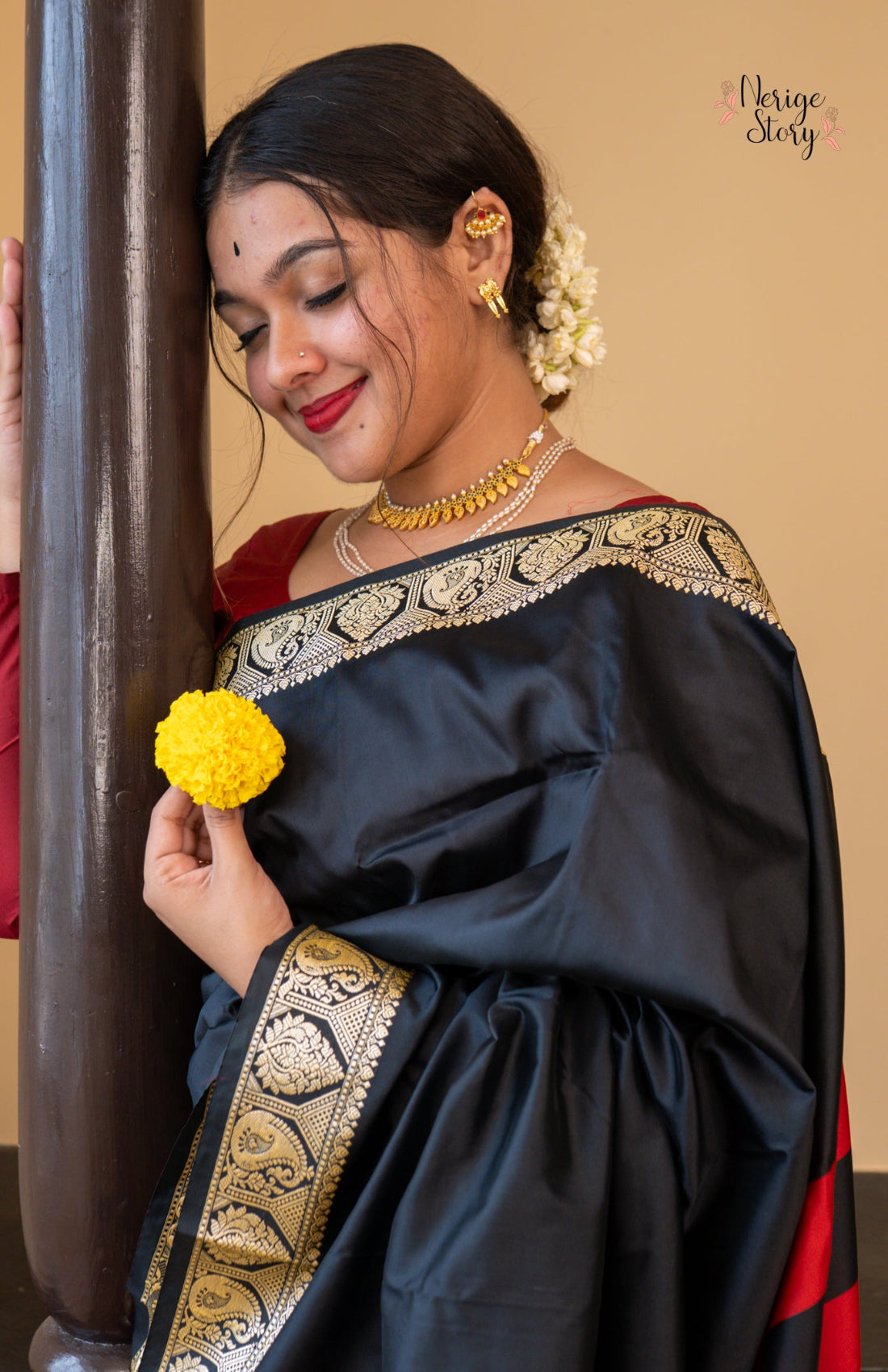 CHARUSHREE (चारुश्री)