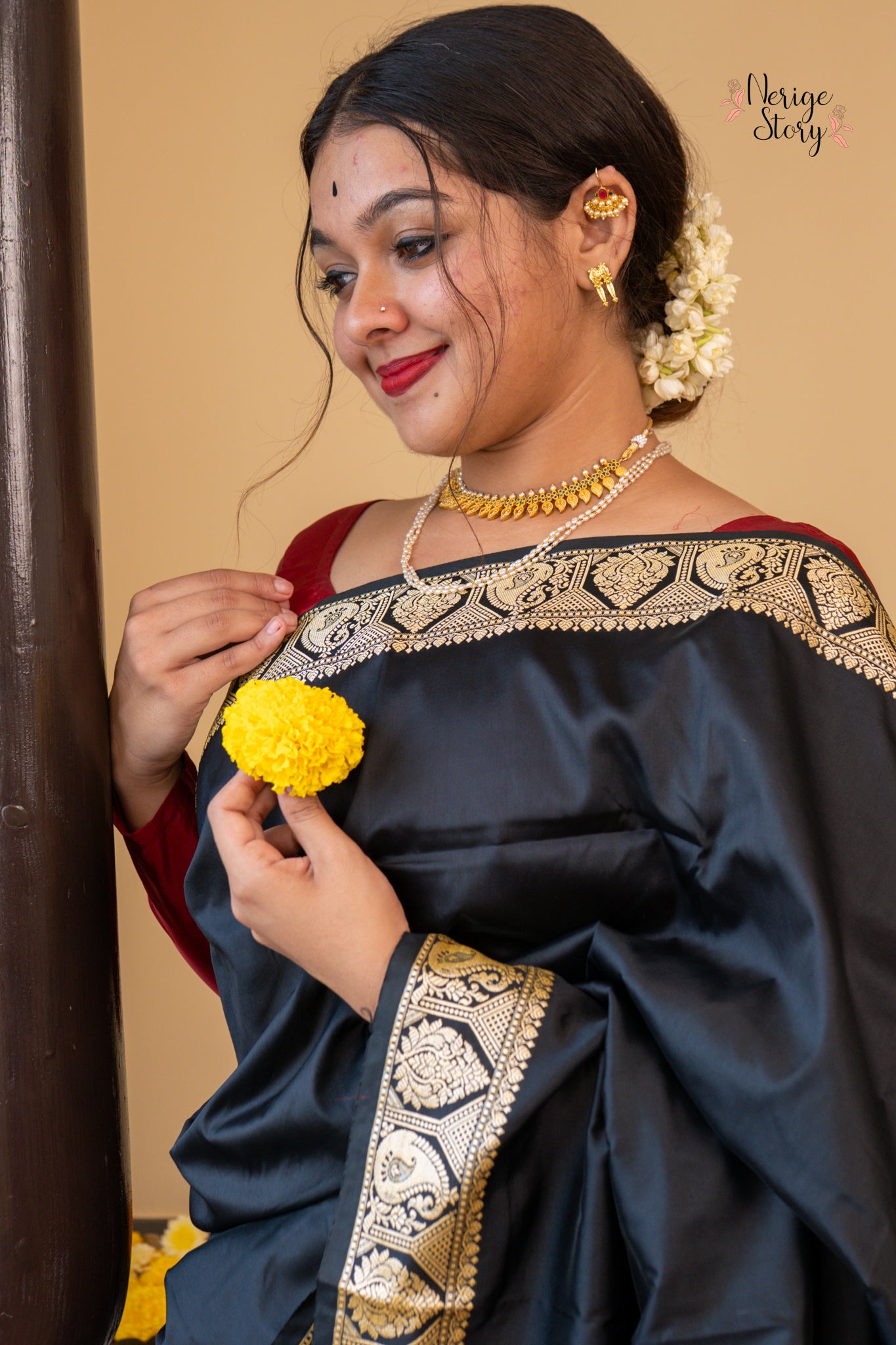 CHARUSHREE (चारुश्री)