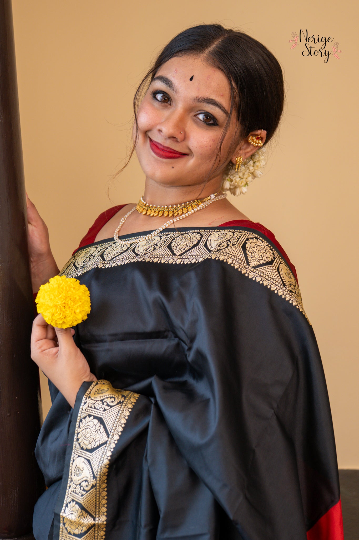 CHARUSHREE (चारुश्री)